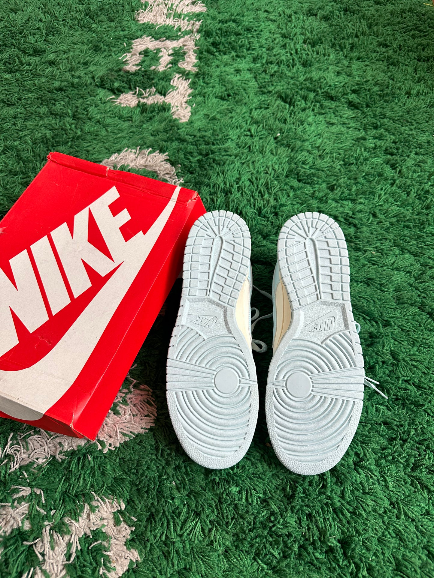 Nike Dunk Low “Glacier Blue”