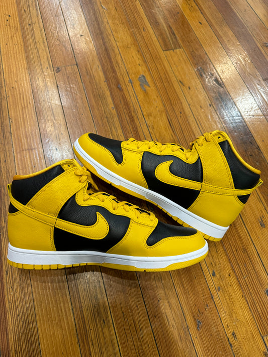 Nike Dunk High “Black White Pollen”