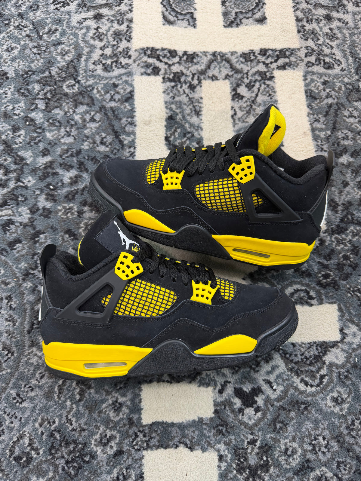 Jordan 4 “Thunder”