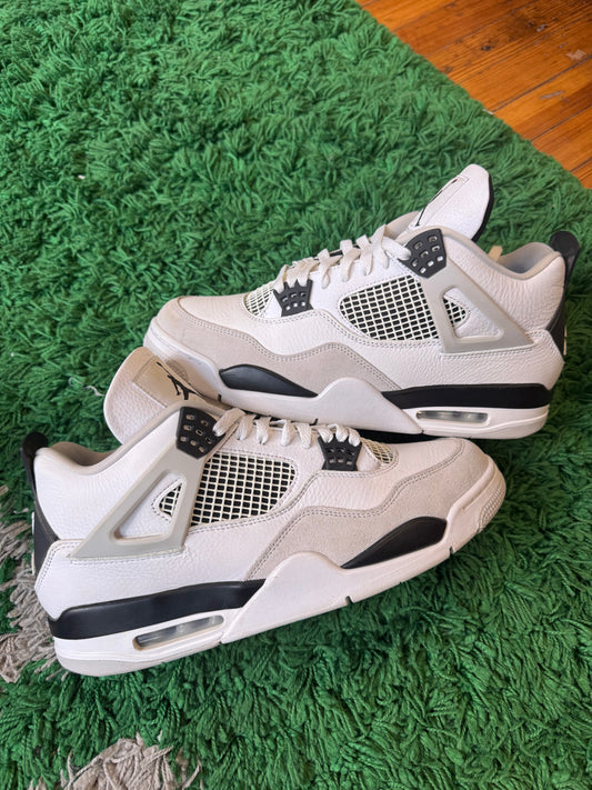Jordan 4 “Military Black”