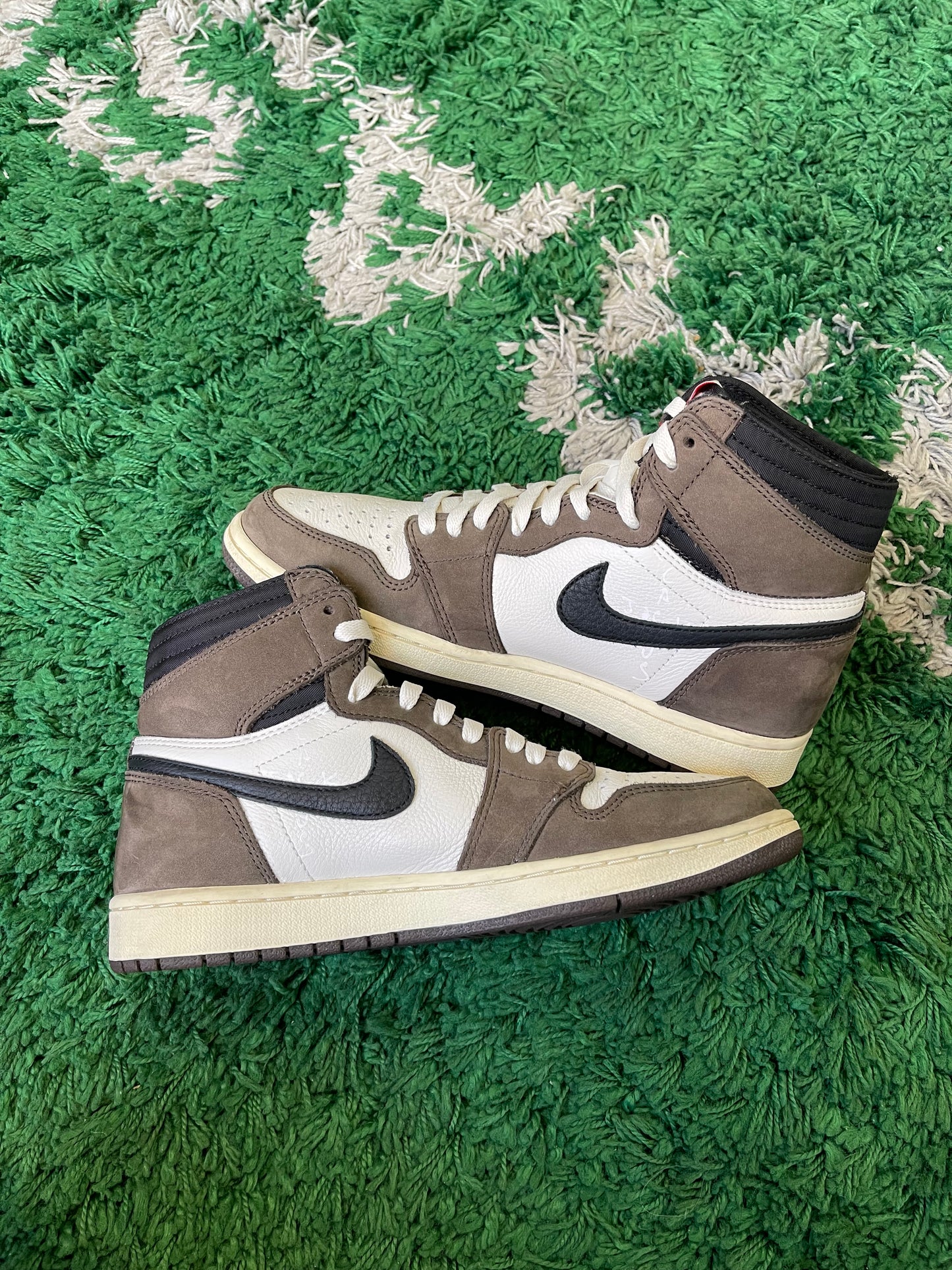 Jordan 1 High x Travis Scott “Mocha”
