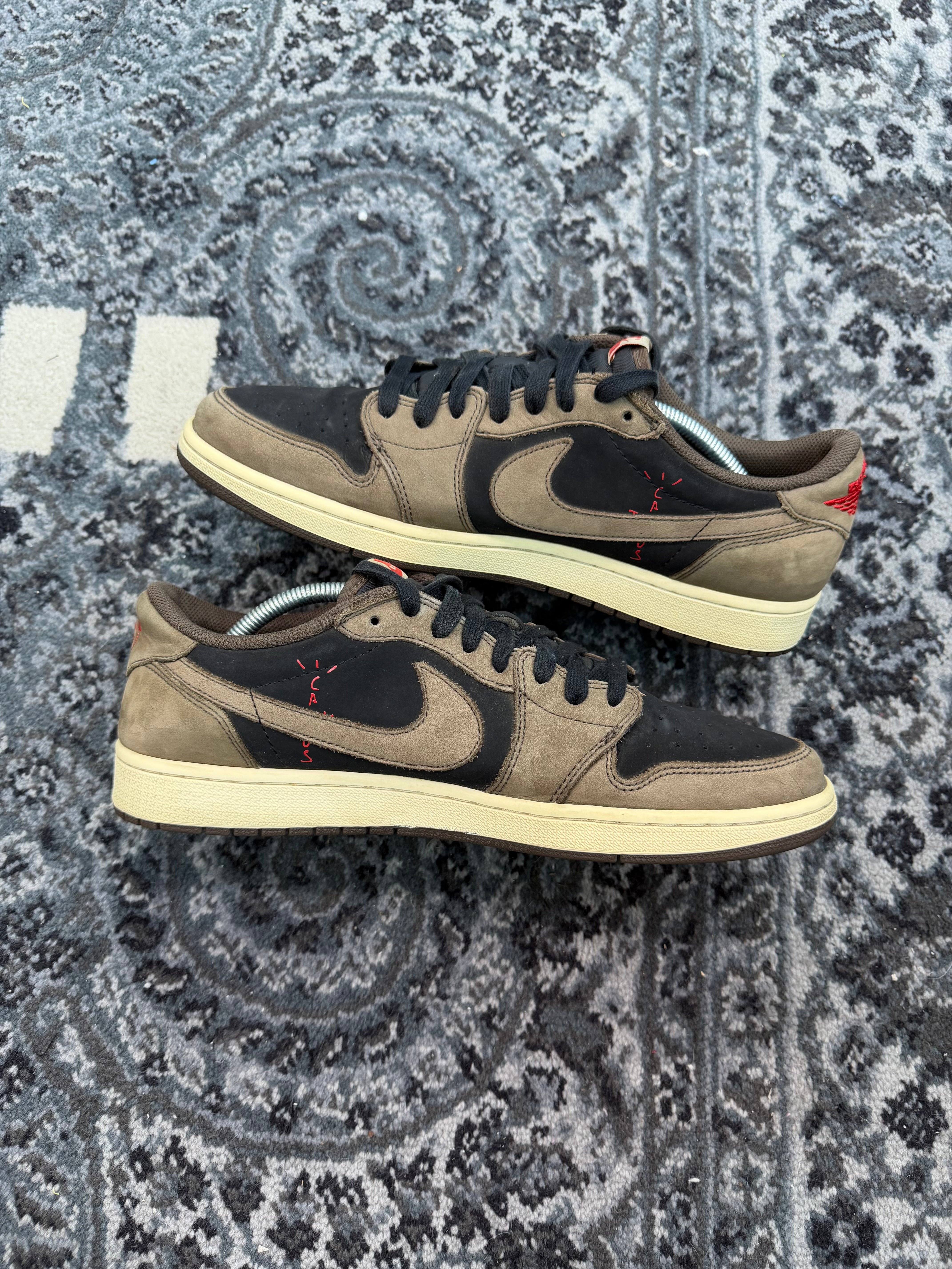 Jordan 1 Low Travis Scott “Mocha”