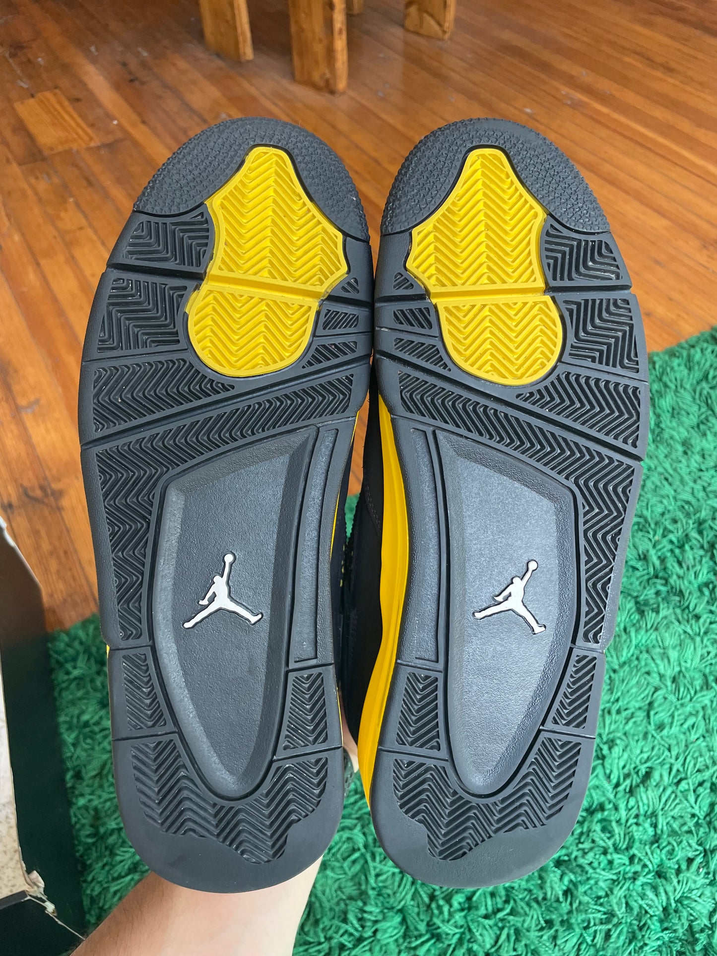 Jordan 4 “Thunder”
