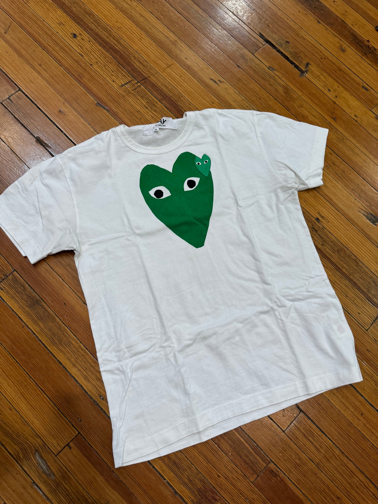 CDG Play Tee “White Green Heart”