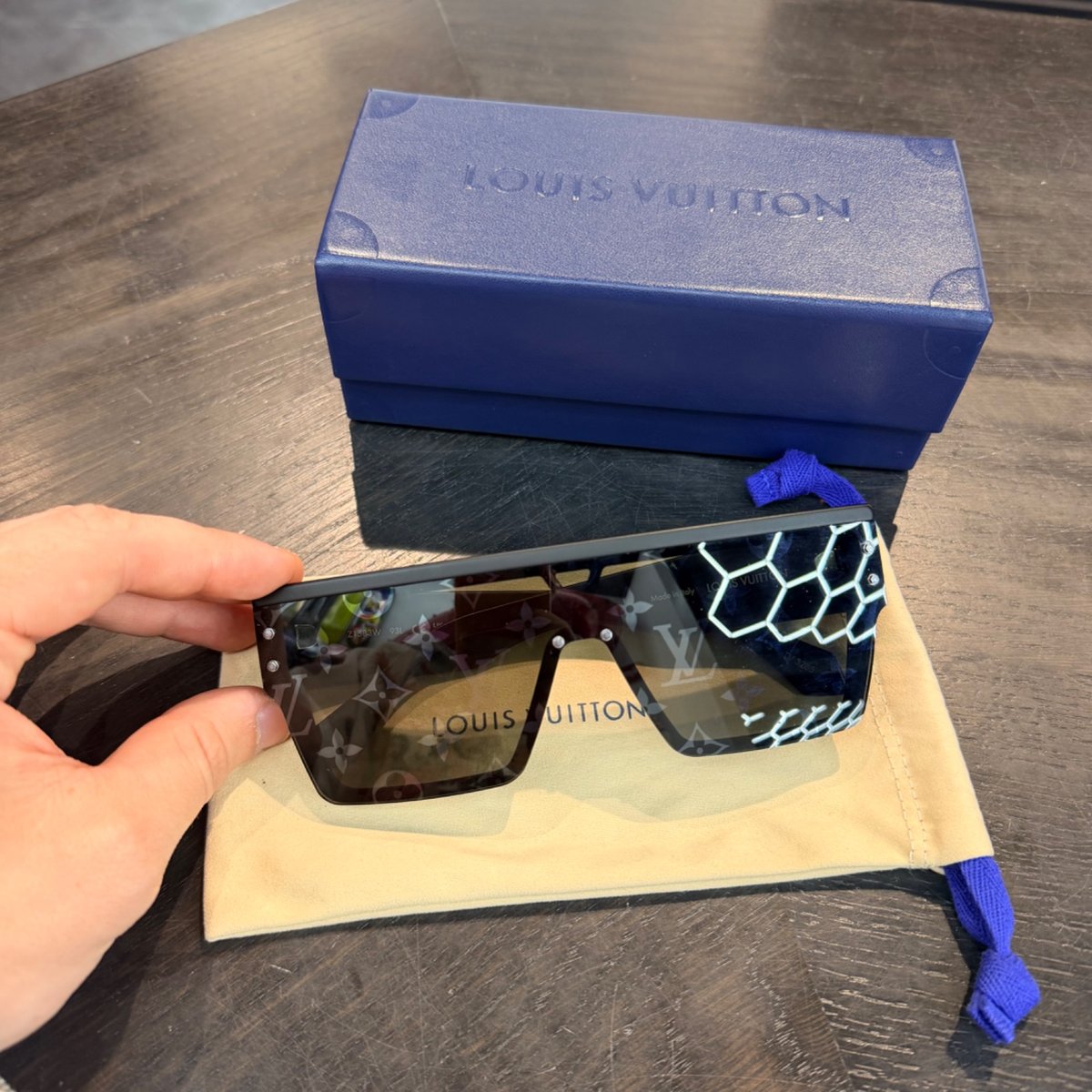 Louis Vuitton LV Waimea L Sunglasses - Image 2
