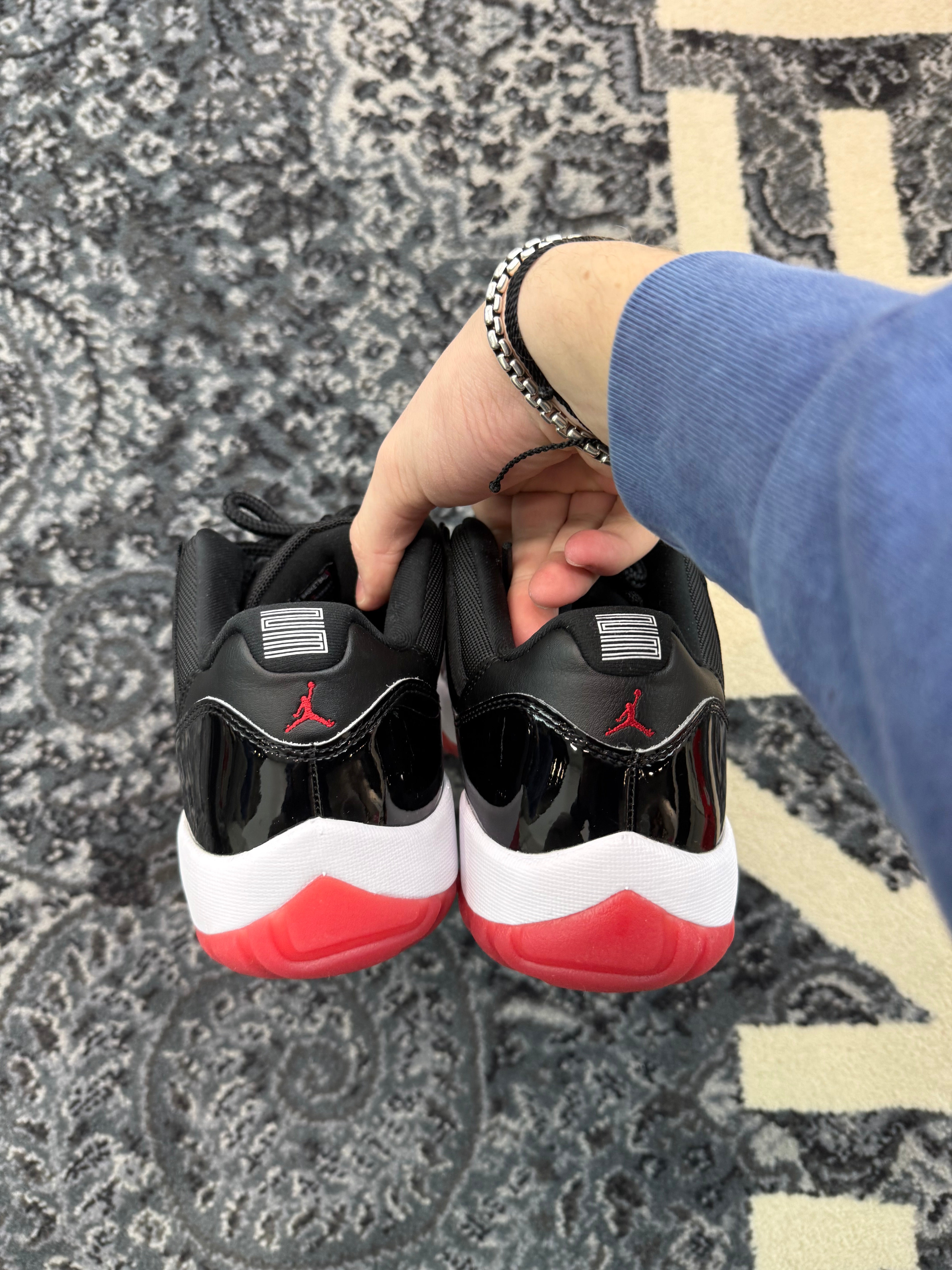 Jordan 11 Low “Bred”