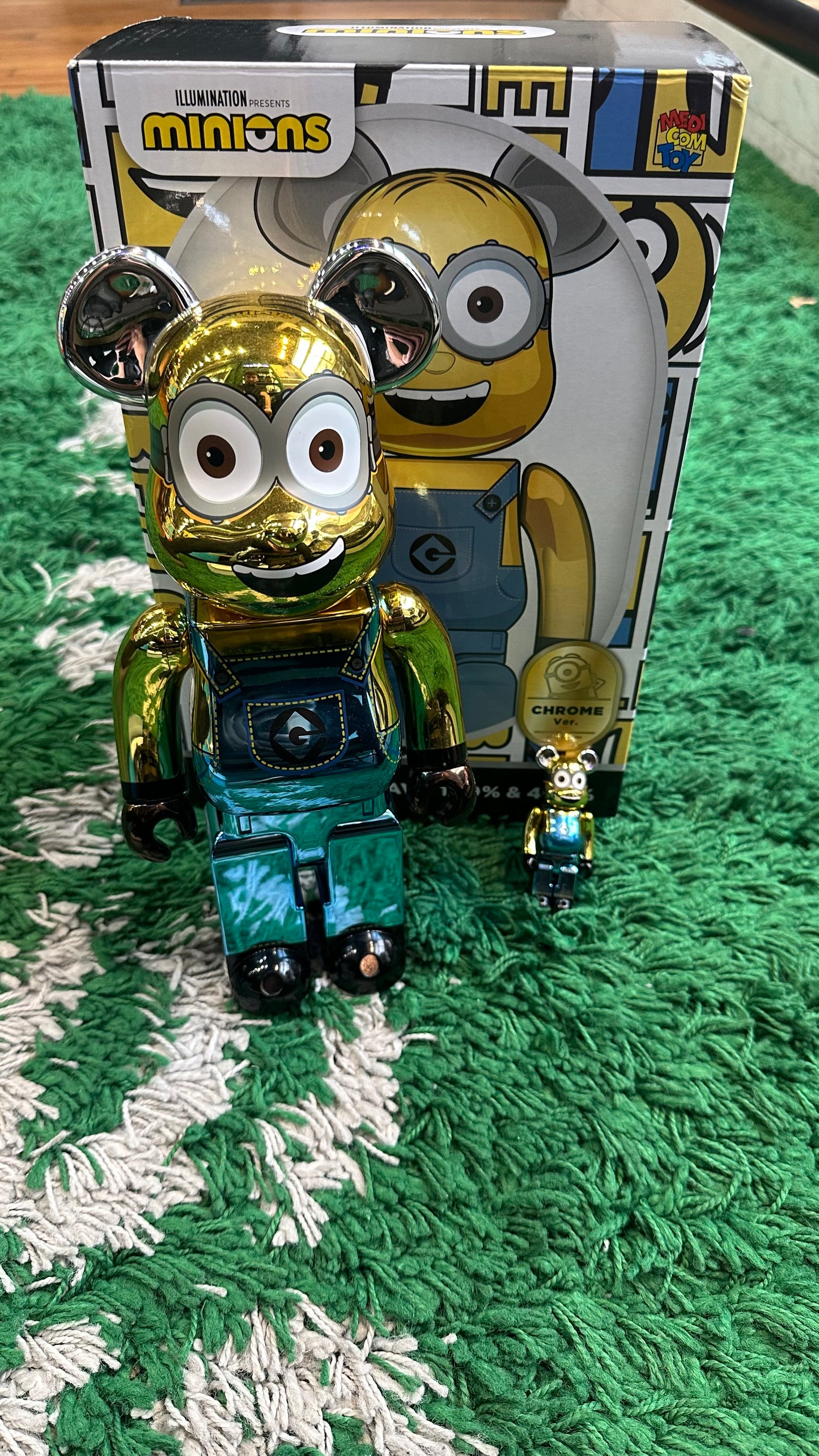 Bearbrick 100% And 400% “Dave The Minion”