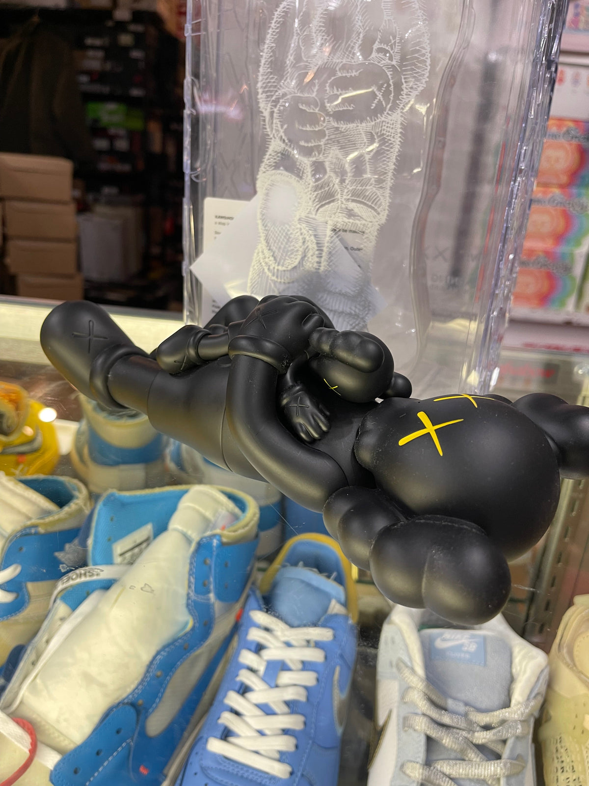 Kaws Holiday Singapore Vinyl Figure “Black” (Size OS) - Image 2
