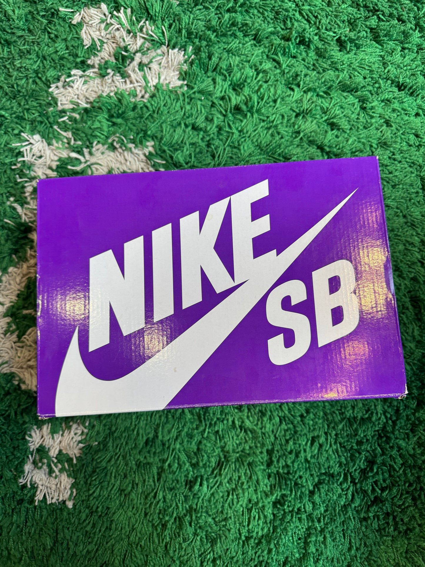 Nike SB Dunk Low City of Love Burgundy Crush