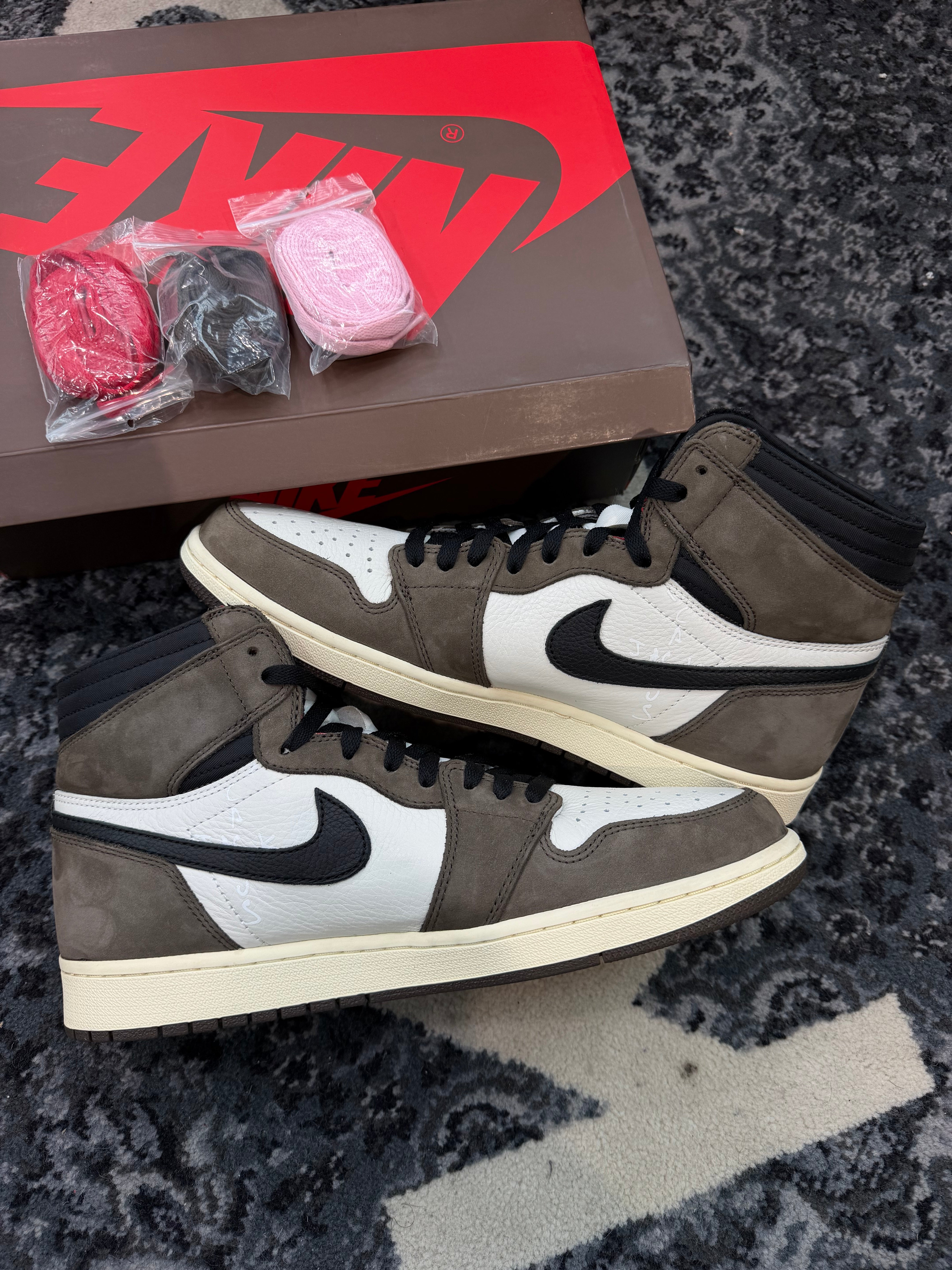 Jordan 1 High x Travis Scott “Mocha”