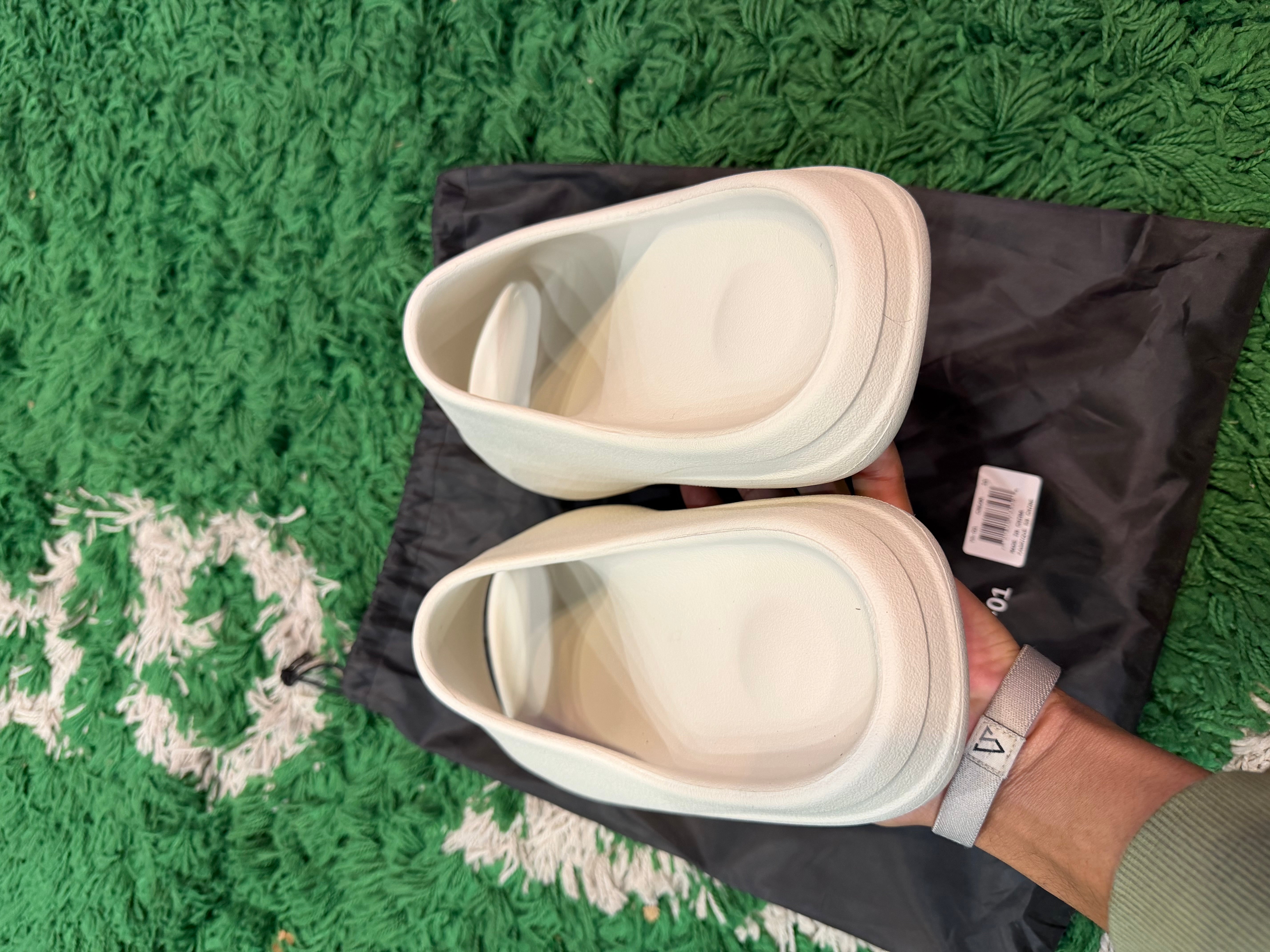 Yeezy Slides YS-01 “Cream”