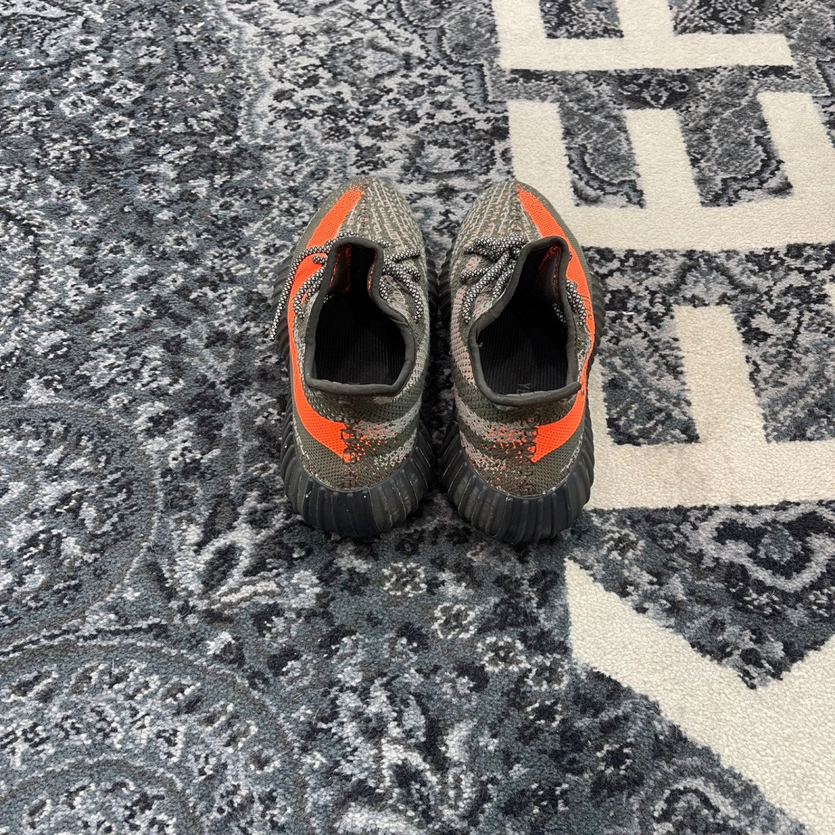 adidas Yeezy Boost 350 V2 Carbon Beluga - Image 5
