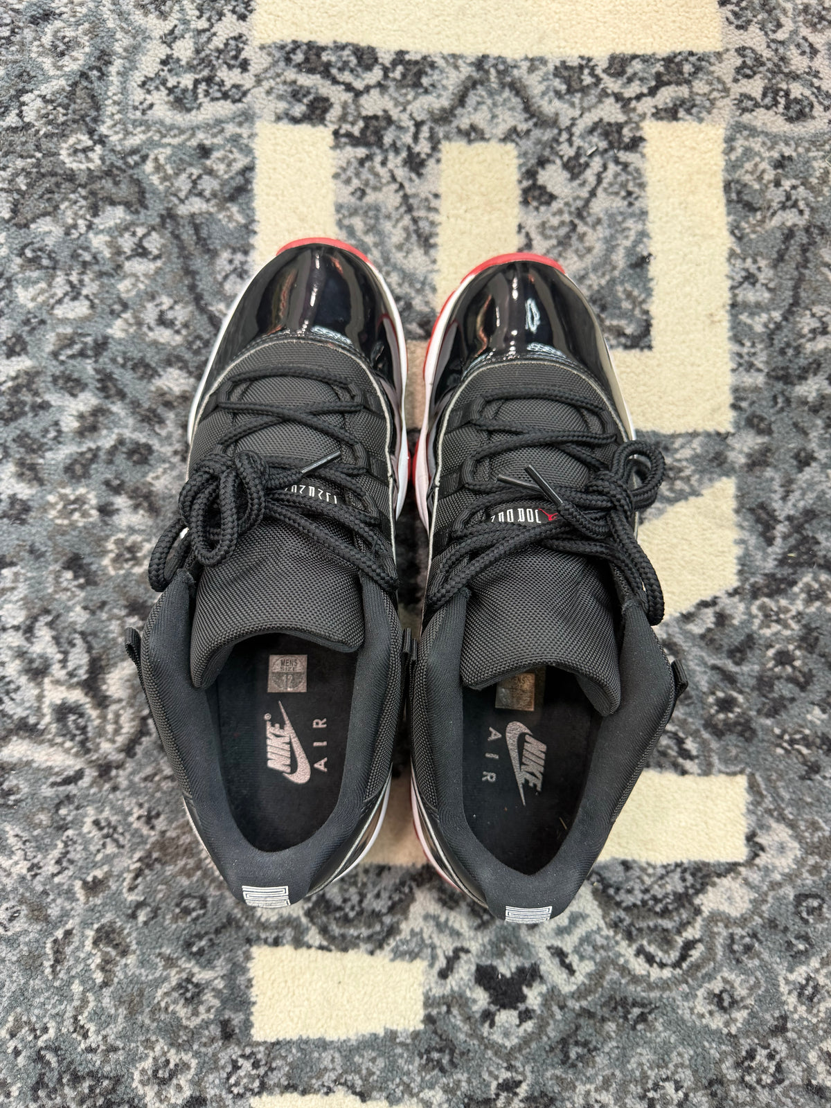 Jordan 11 Low “Bred”