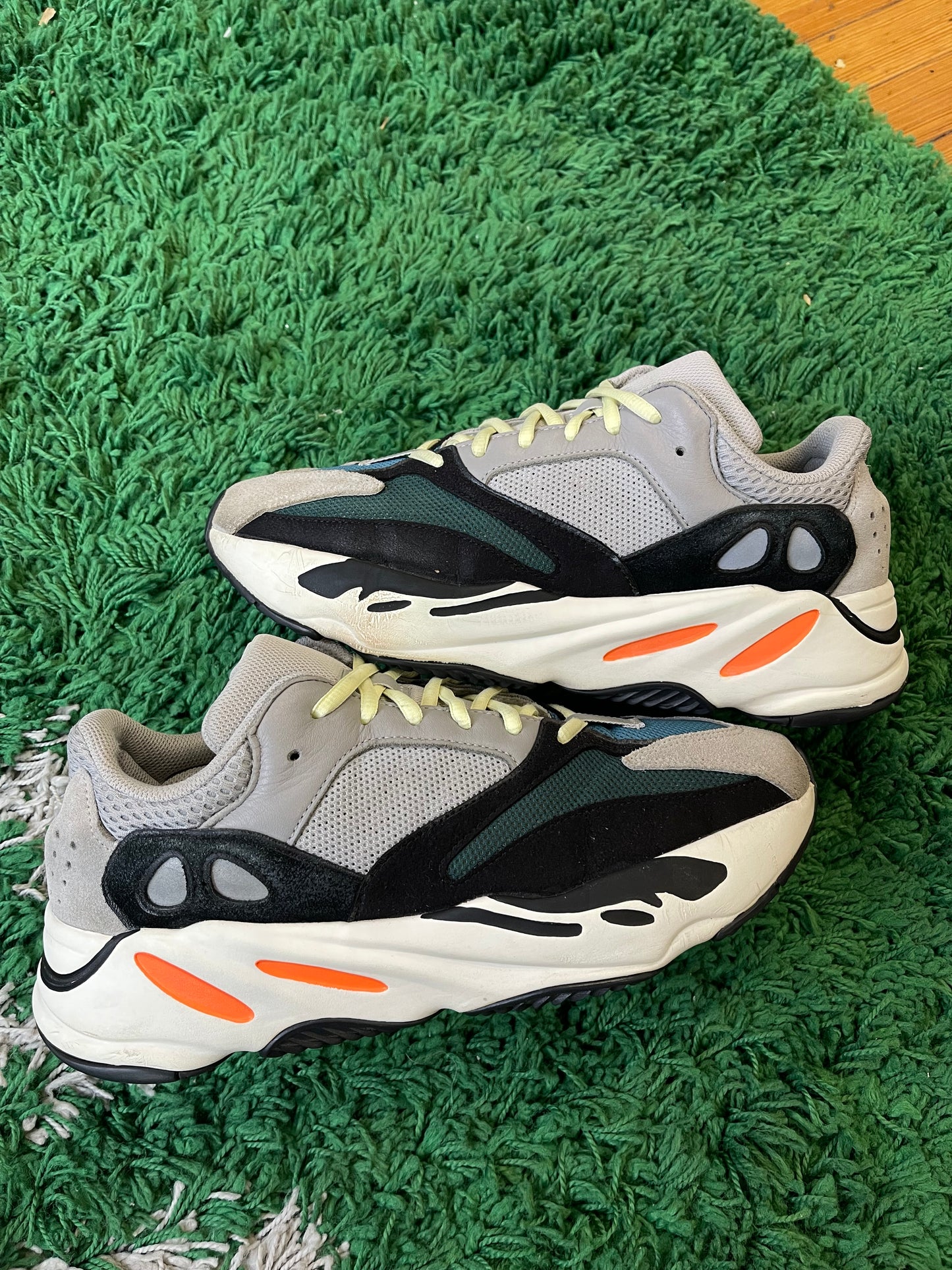 Yeezy 700 “Wave Runner”