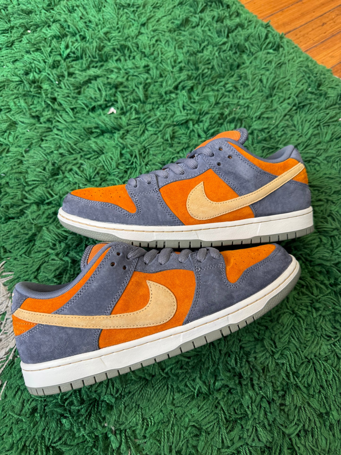 Nike Dunk Low SB “Carbon Monarch”