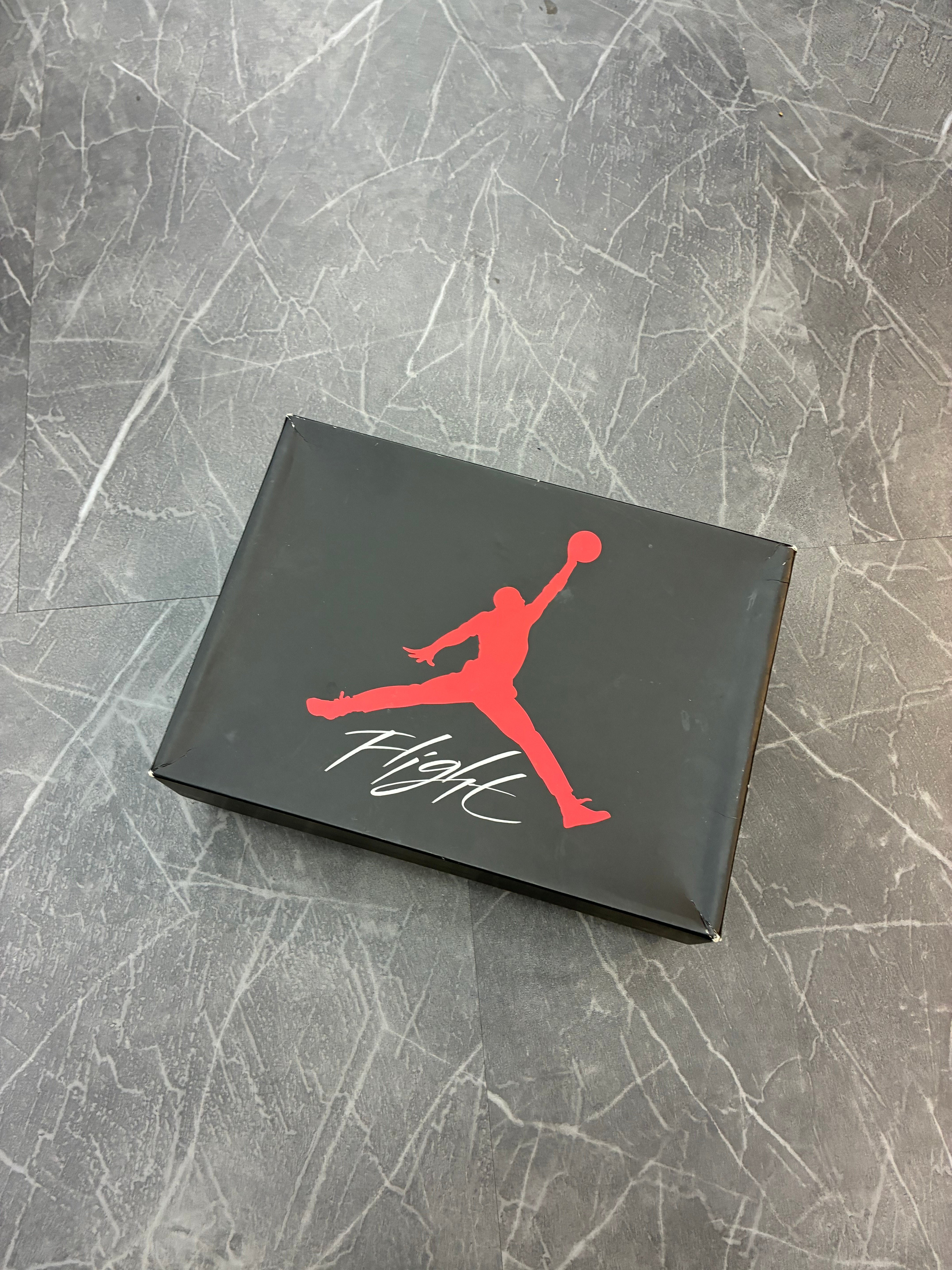Jordan 4 “Military Black”