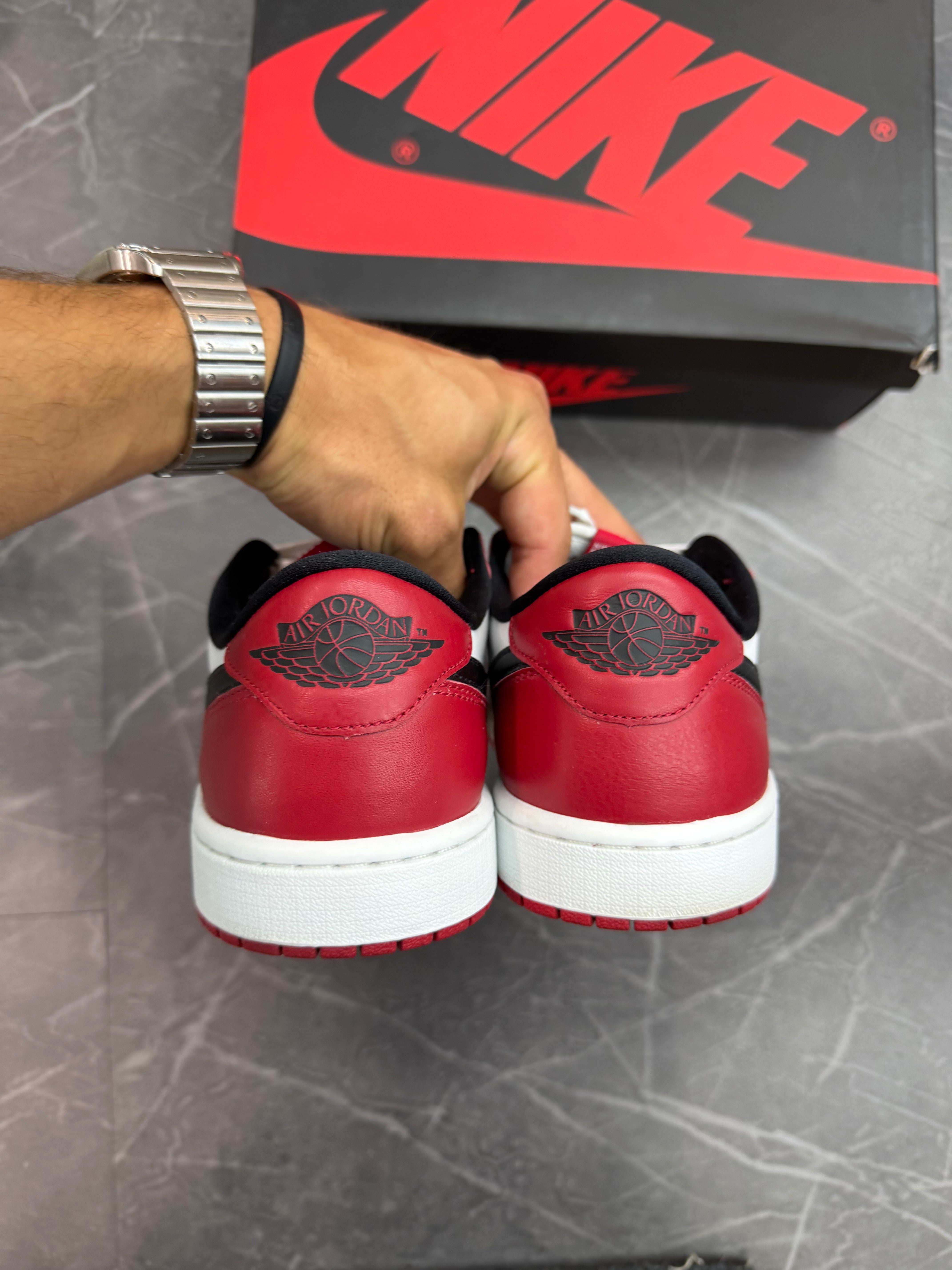 Jordan 1 Low “Chicago”