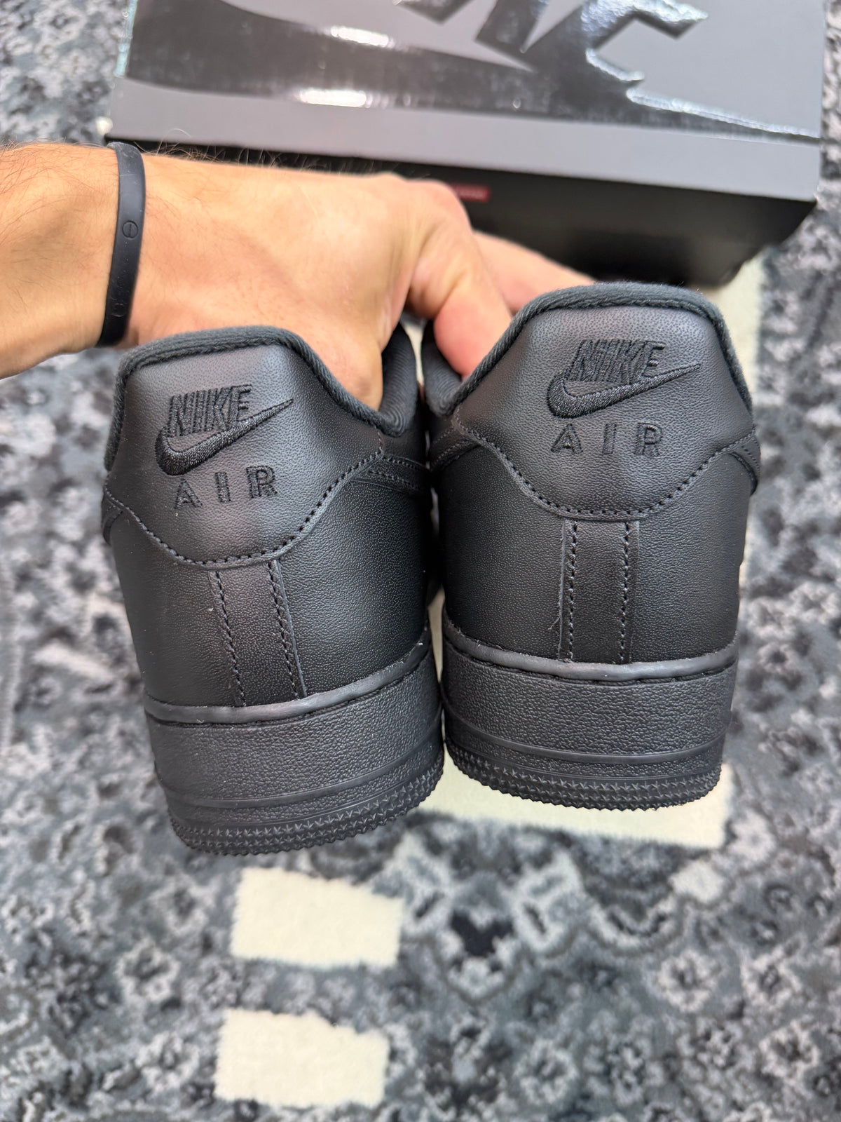Nike Air Force 1 Low Supreme “Black”