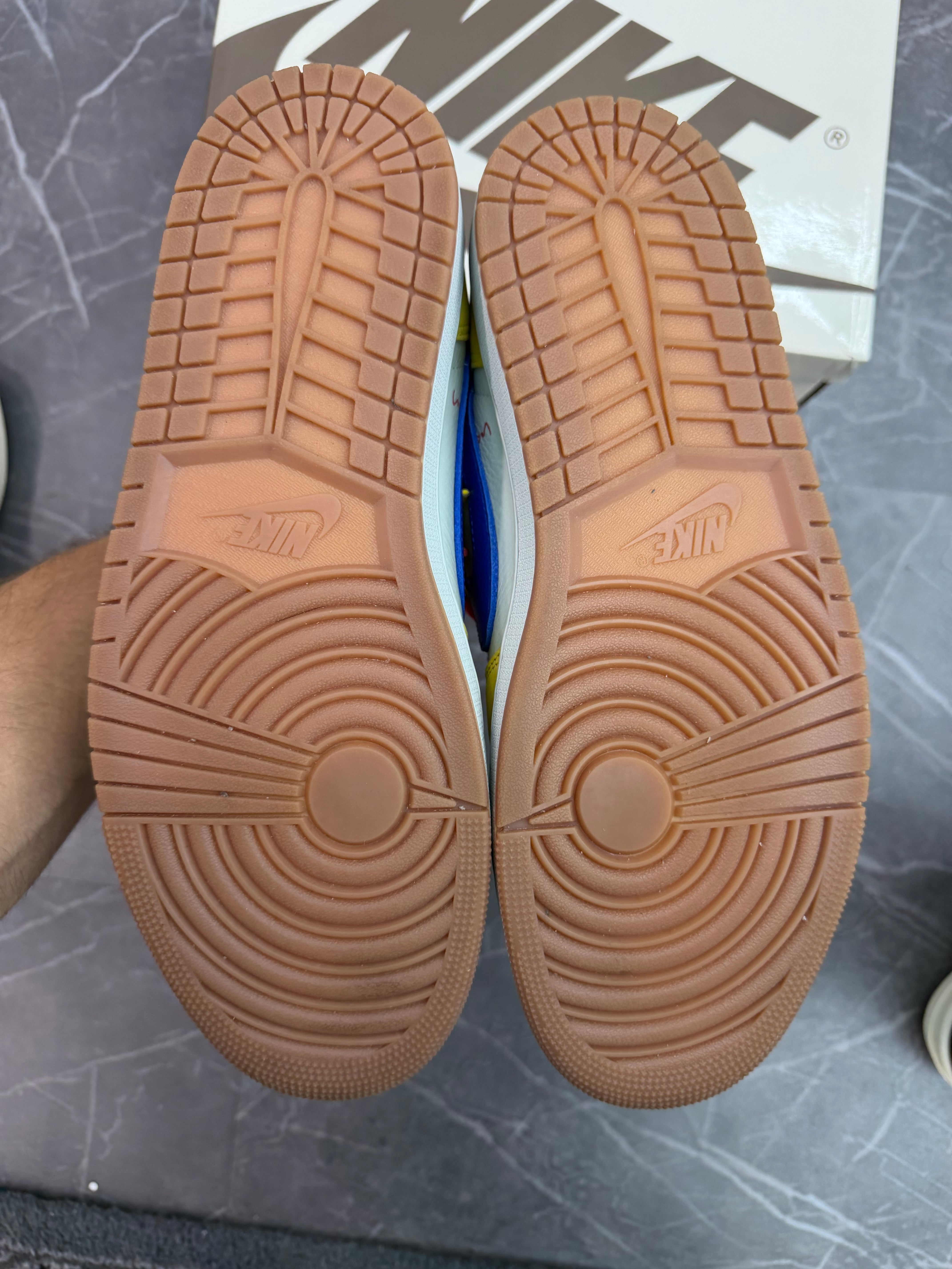 Jordan 1 Low Travis Scott “Canary”