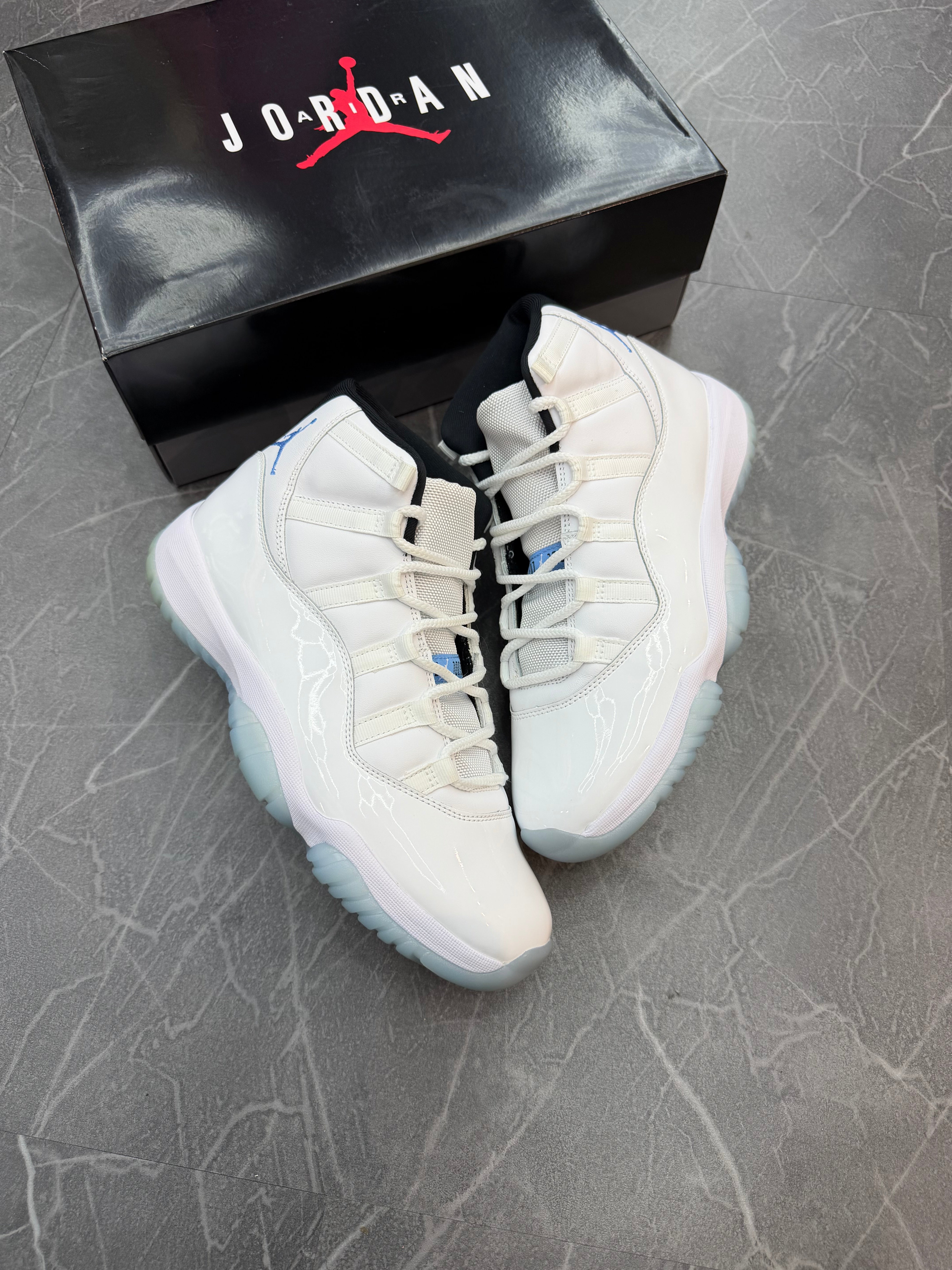 Jordan 11 “Legend Blue”
