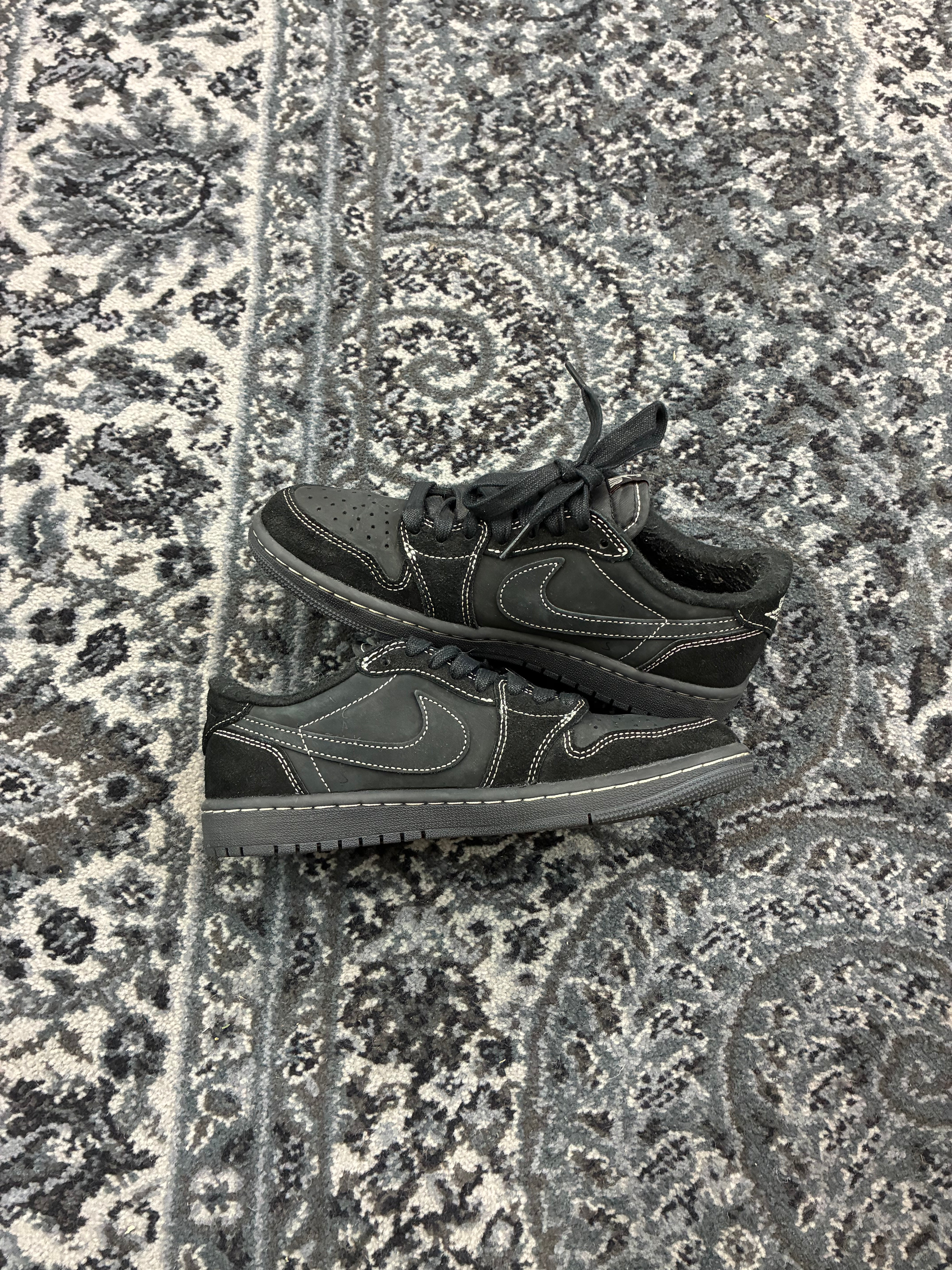 Jordan 1 Low Travis Scott “Phantom”
