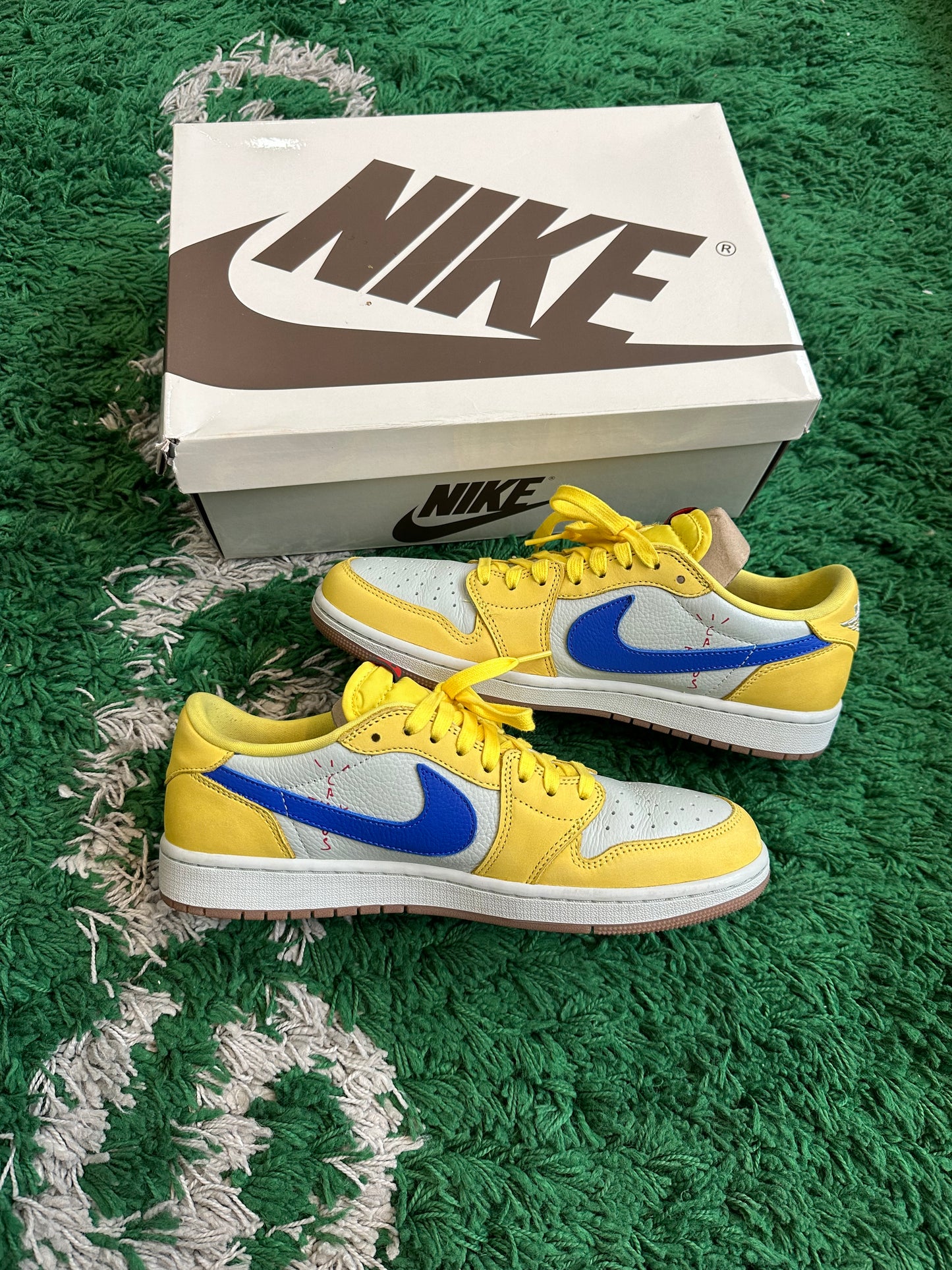 Jordan 1 Low Travis Scott “Canary”
