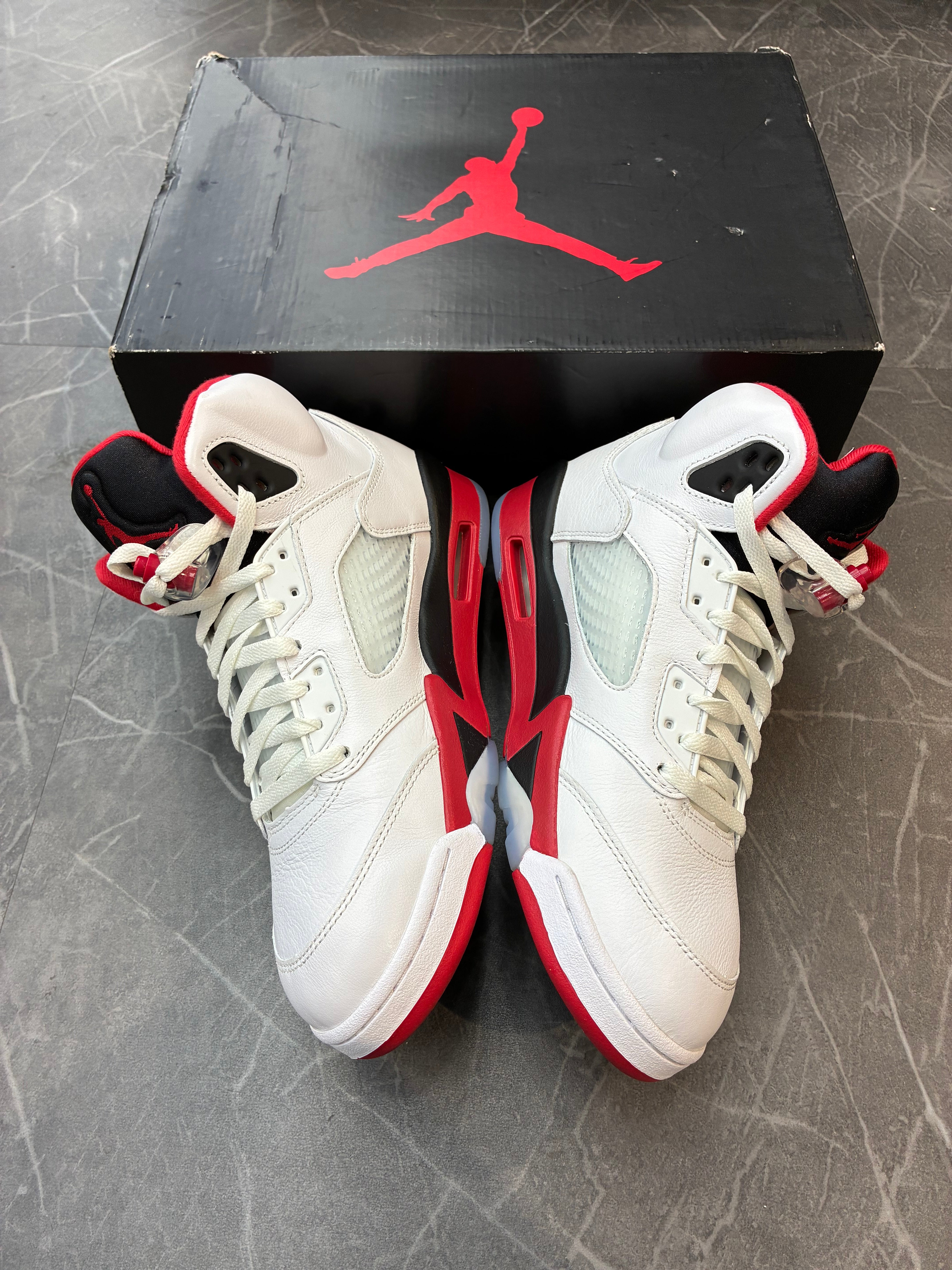 Jordan 5 “Fire Red Black Tongue”