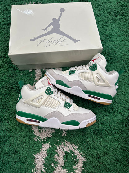 Jordan 4 SB “Pine Green”