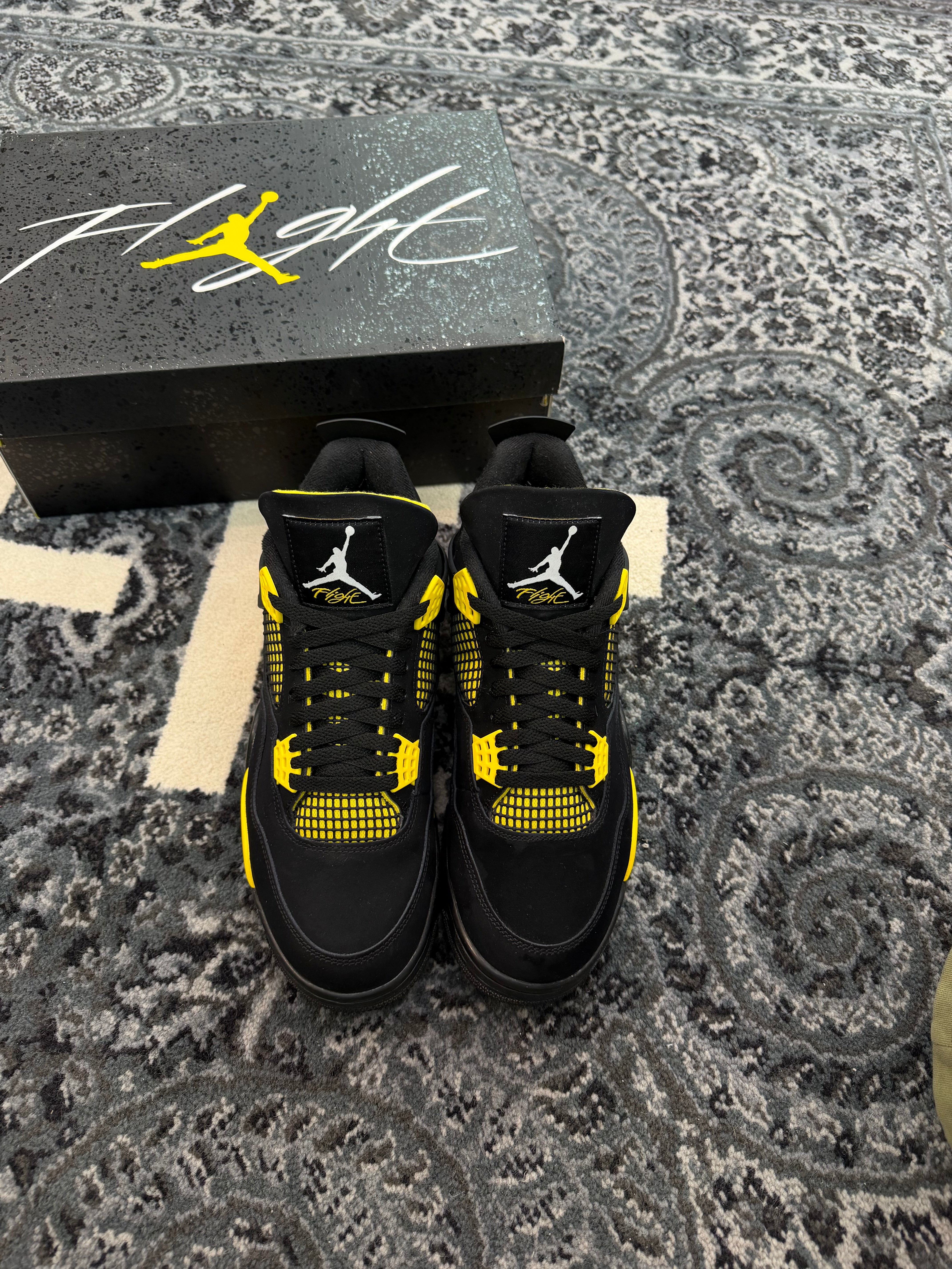 Jordan 4 “Thunder”