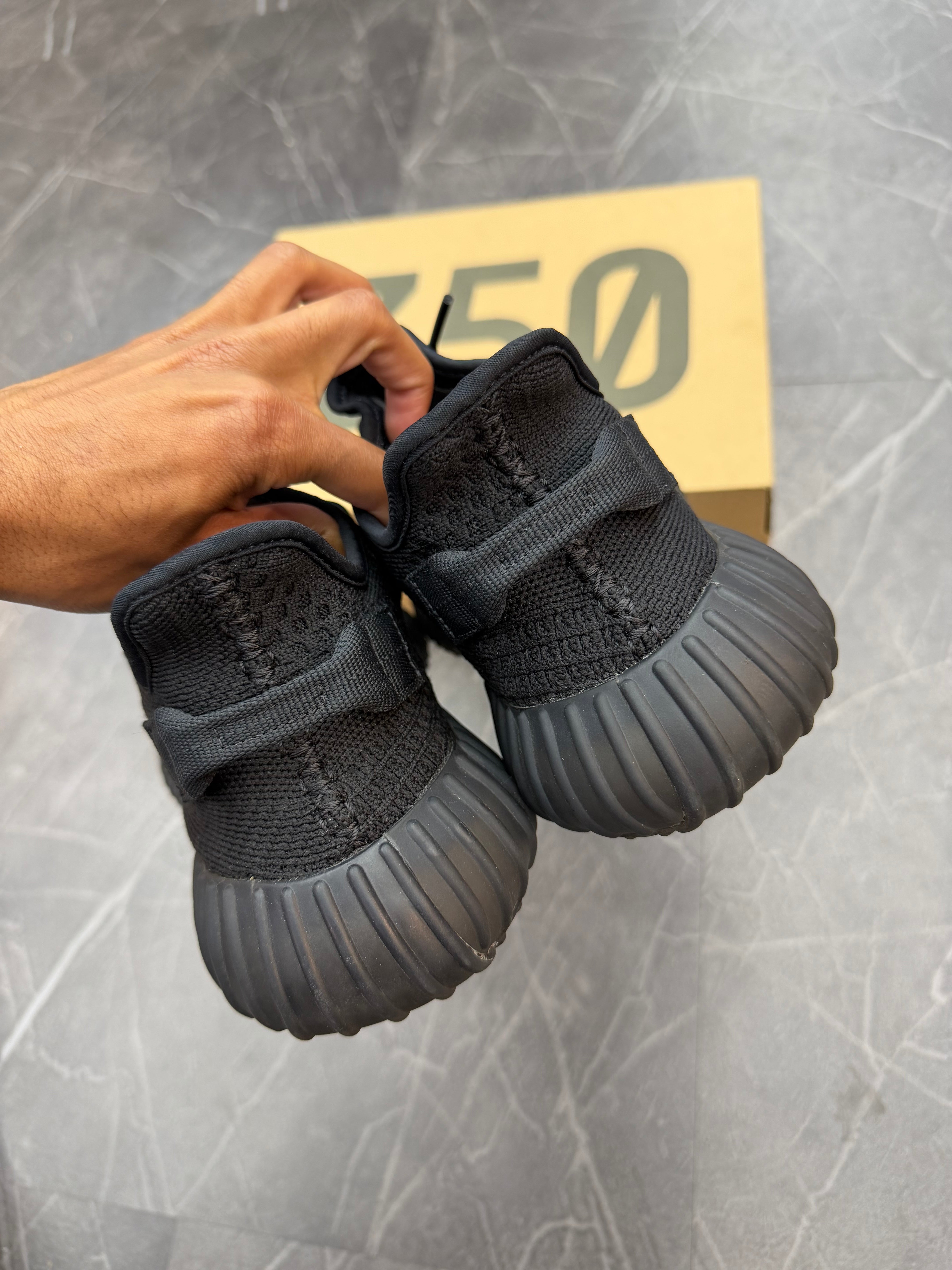 Yeezy 350 “Onyx”