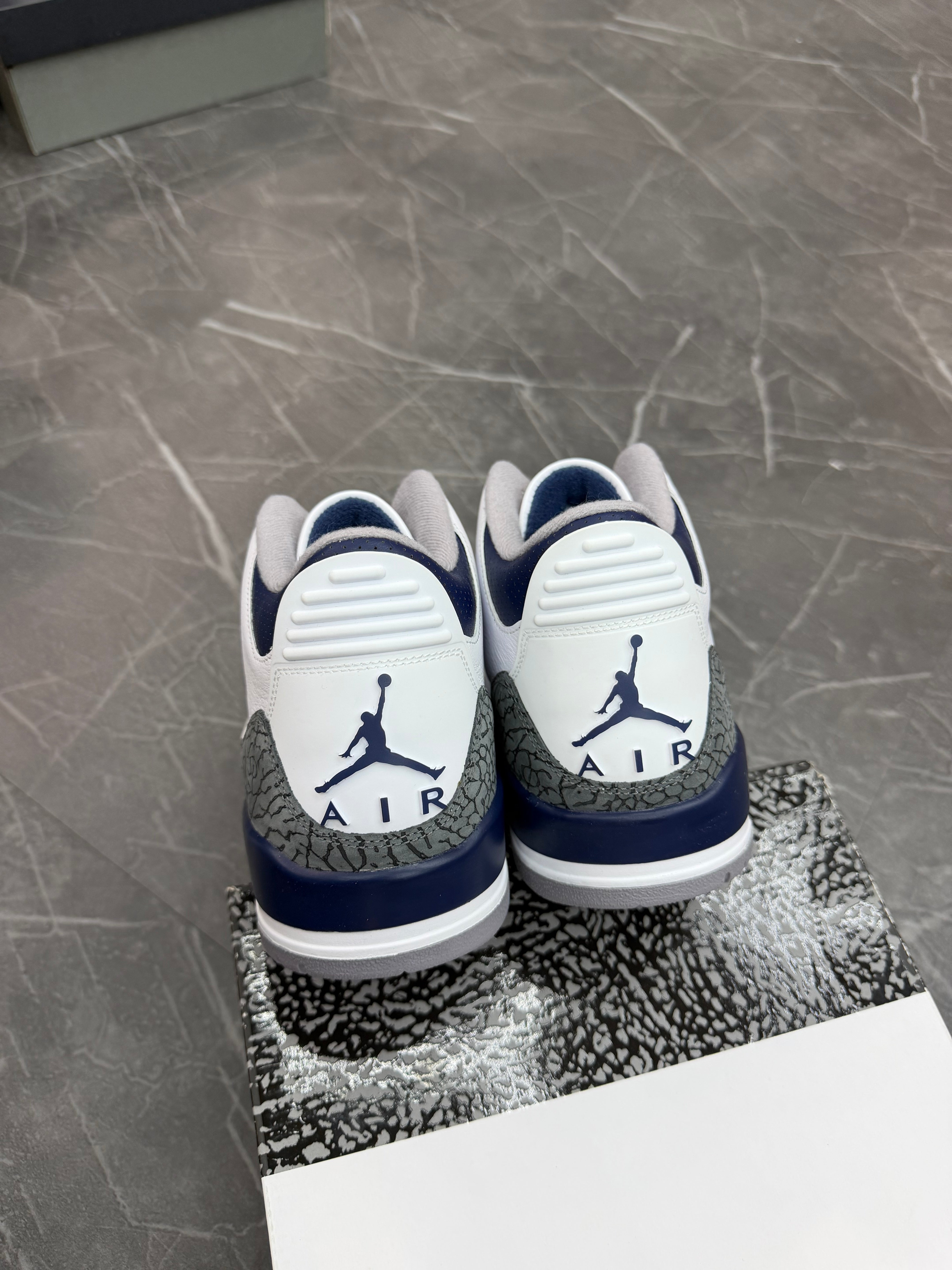 Jordan 3 “Midnight Navy”
