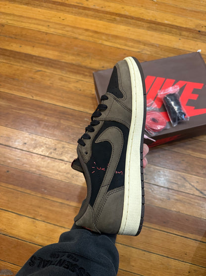 Travis Scott Jordan 1 Low “Mocha”