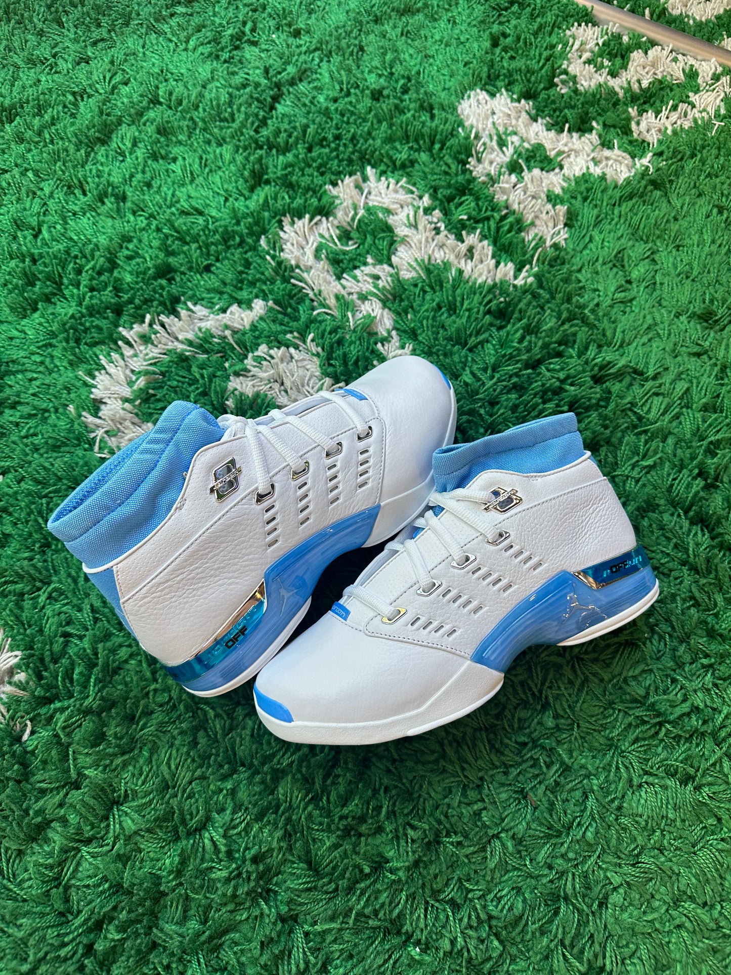 Jordan 17 Low “University Blue”