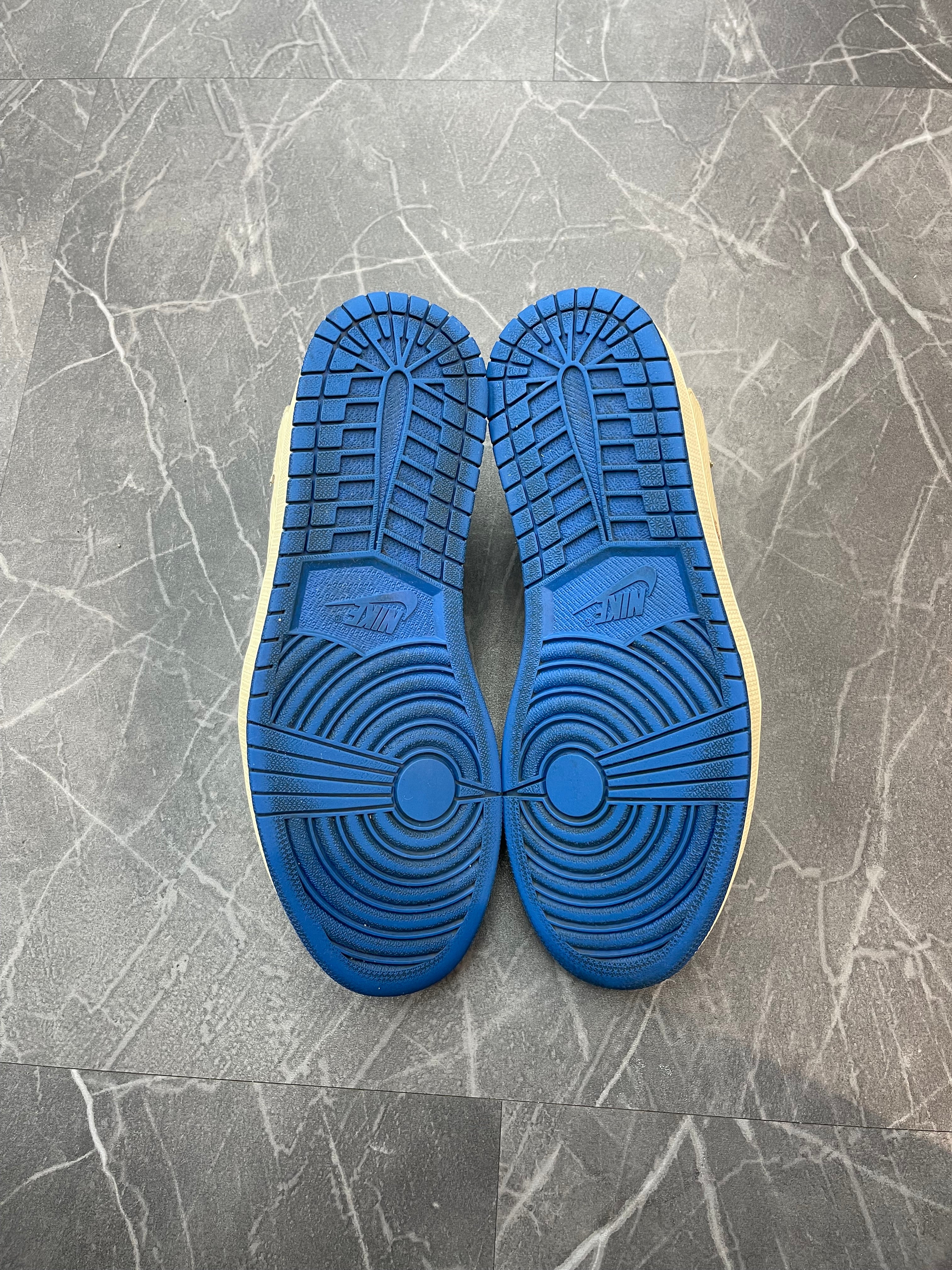 Jordan 1 Low Travis Scott “Fragment”