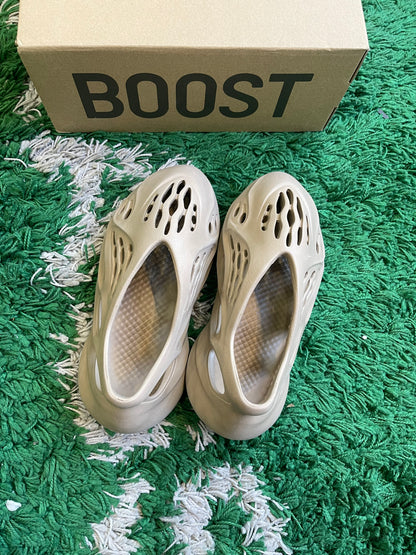 Yeezy Foam Runner “Ochre”