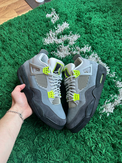 Jordan 4 SE 95 Neon