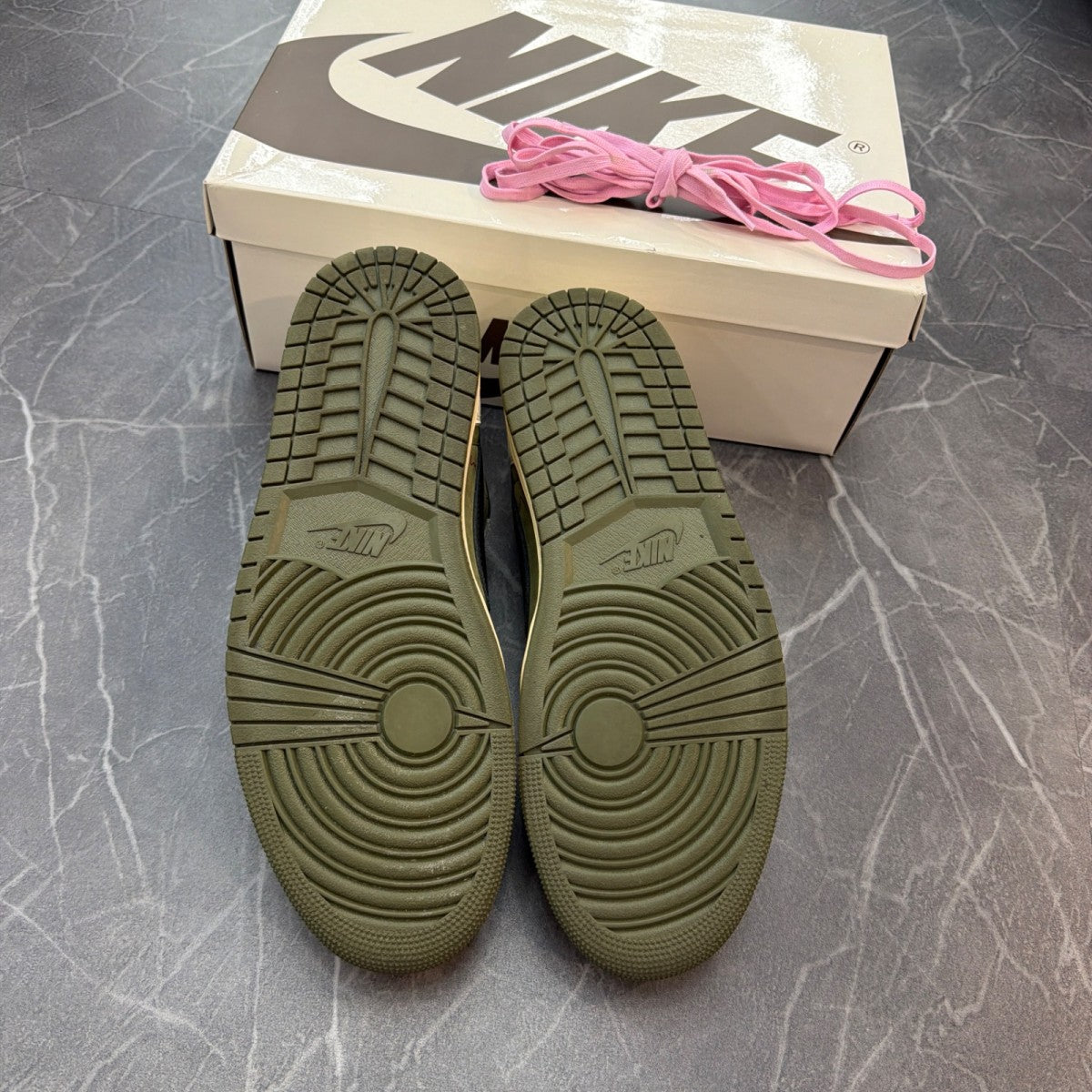 Jordan 1 Retro Low OG SP Travis Scott Medium Olive - Image 6