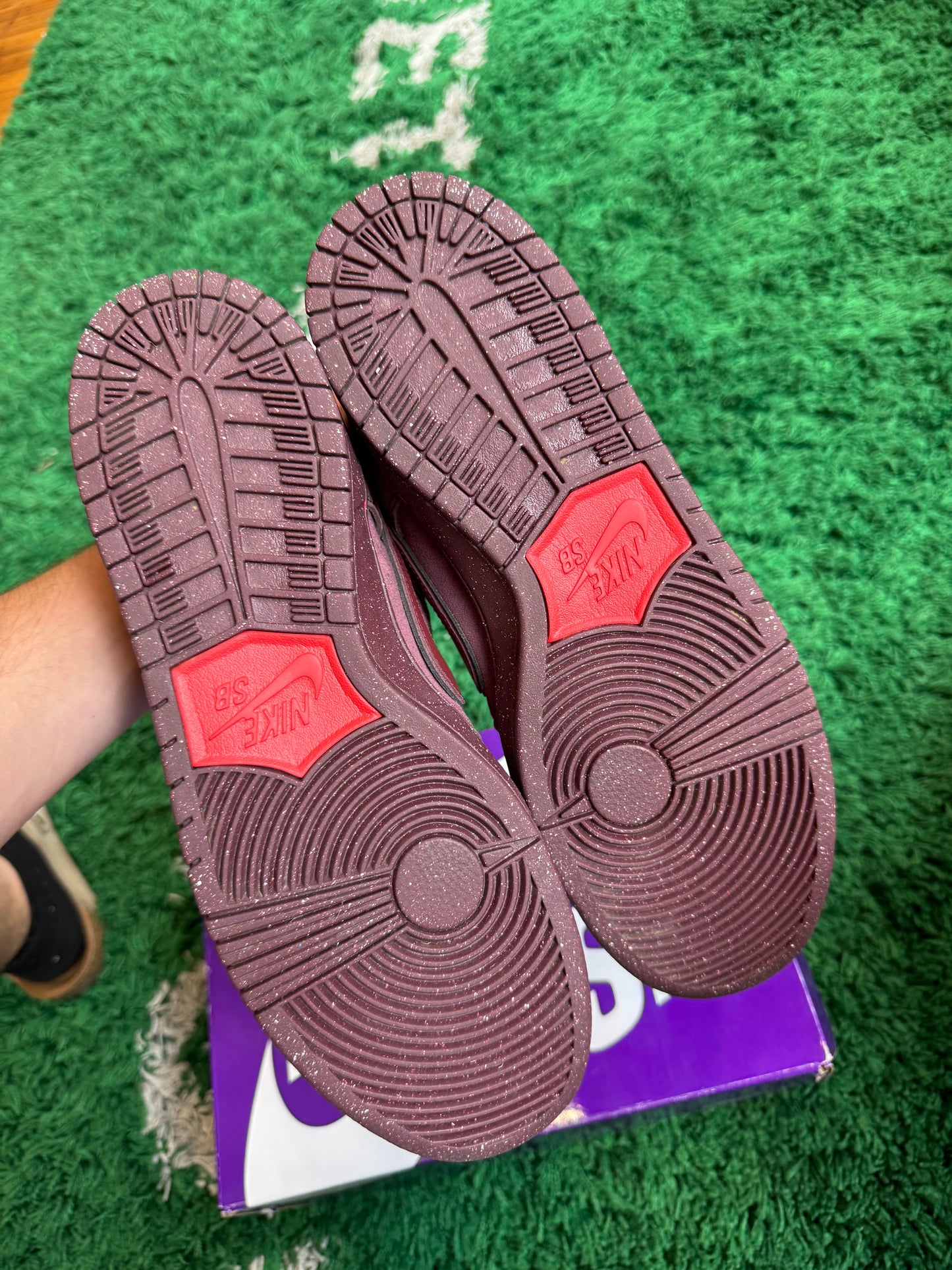 Nike SB Dunk Low City of Love Burgundy Crush