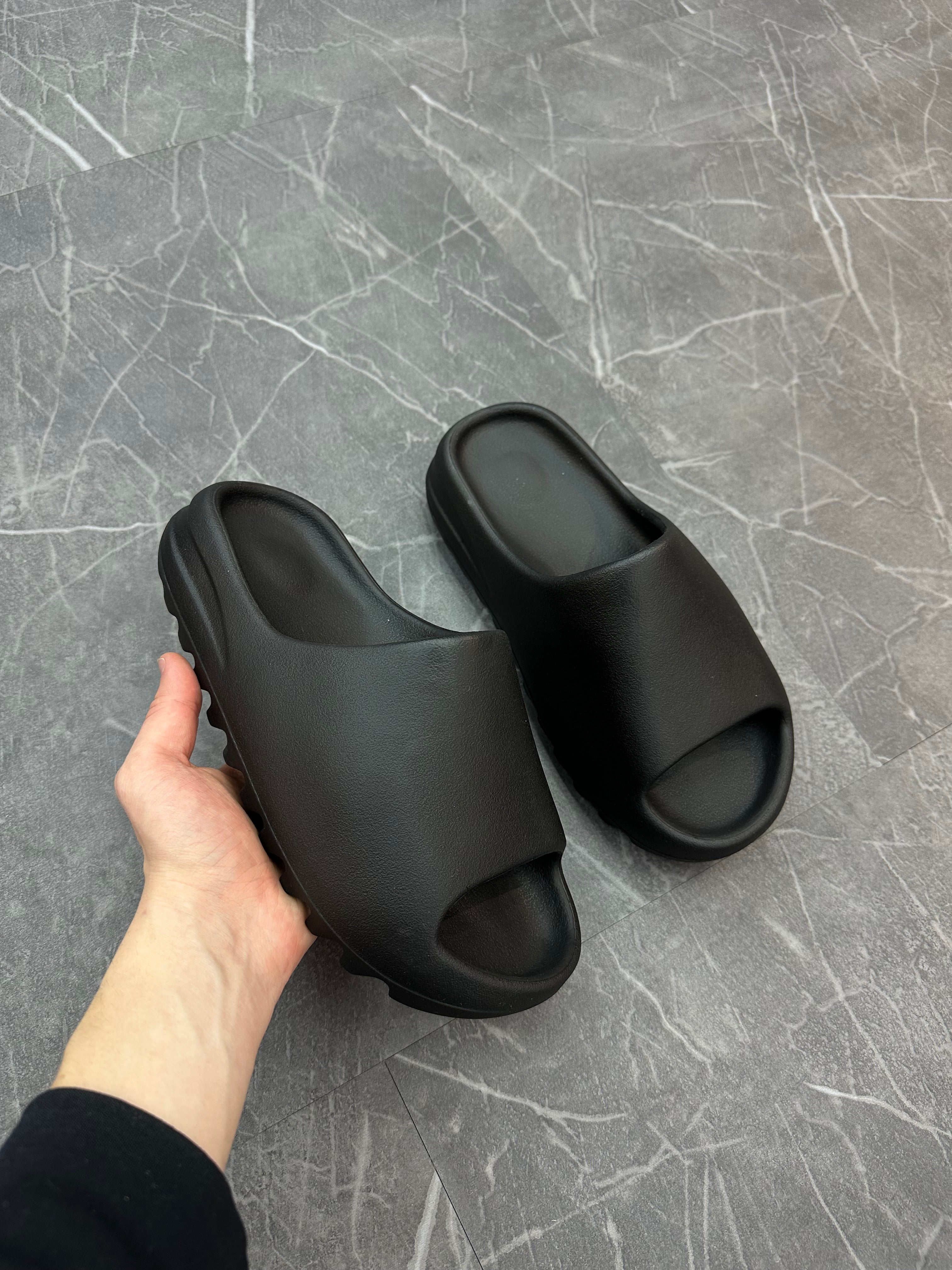 Yeezy Slide “Black” YS-01