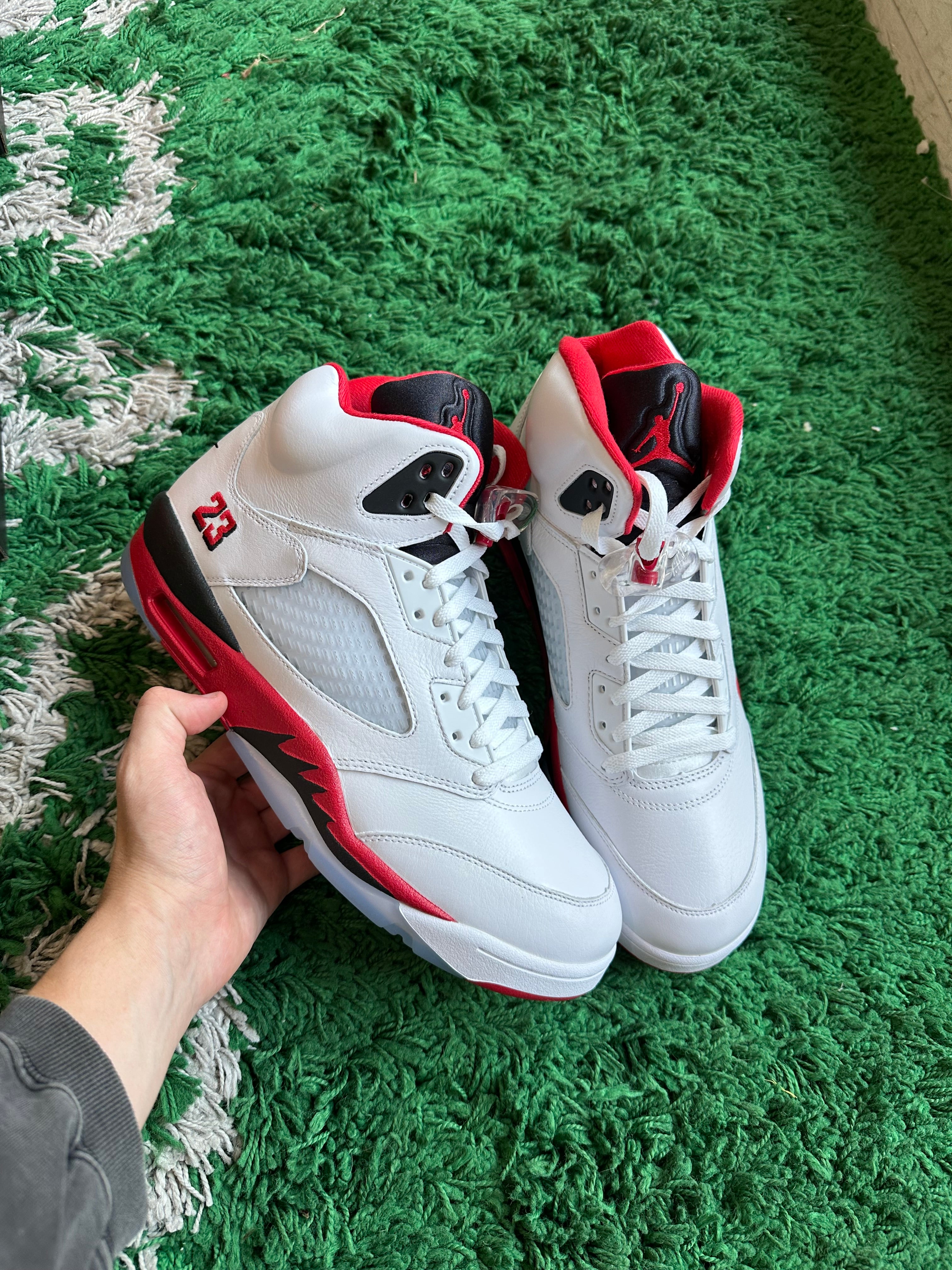 Jordan 5 “Fire Red Black Tongue”