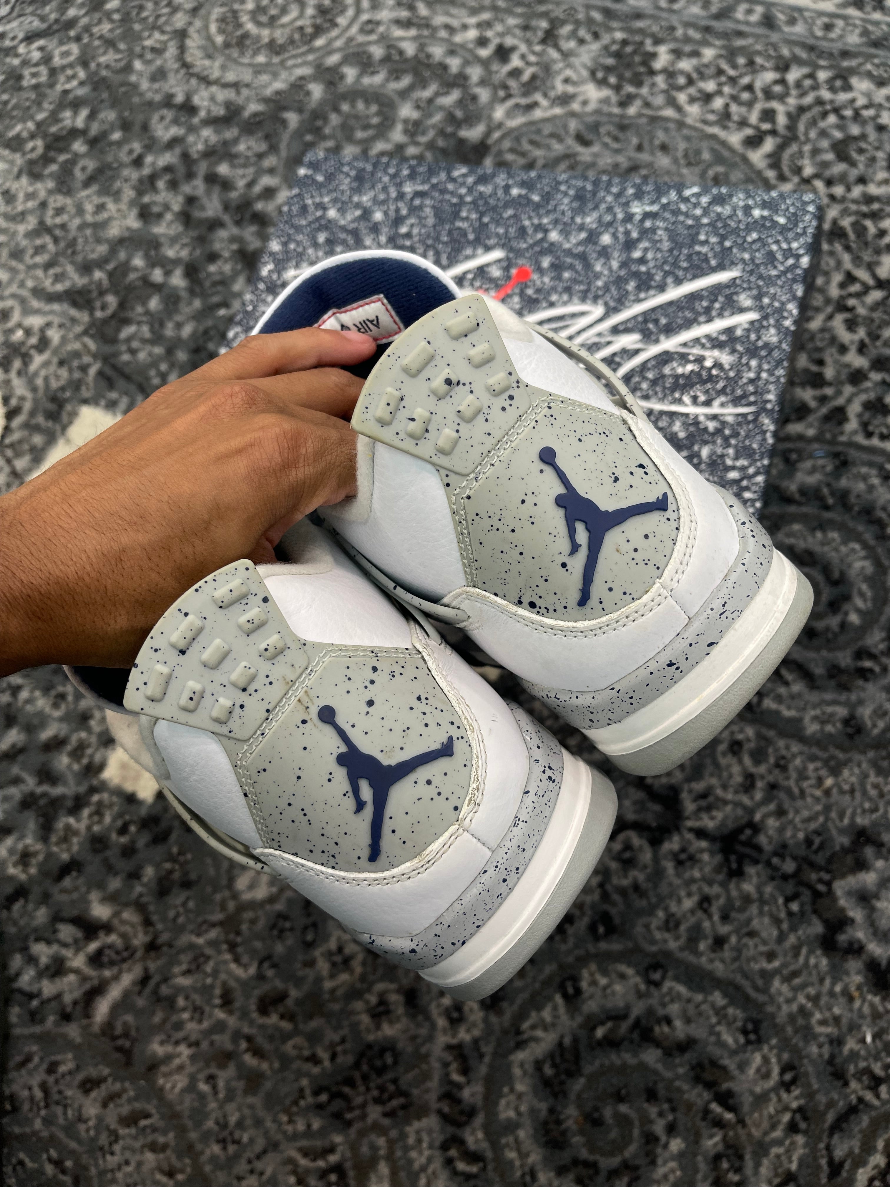 Jordan 4 “Midnight Navy”