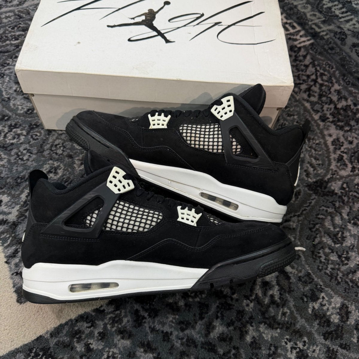 Jordan 4 Retro White Thunder - Image 2