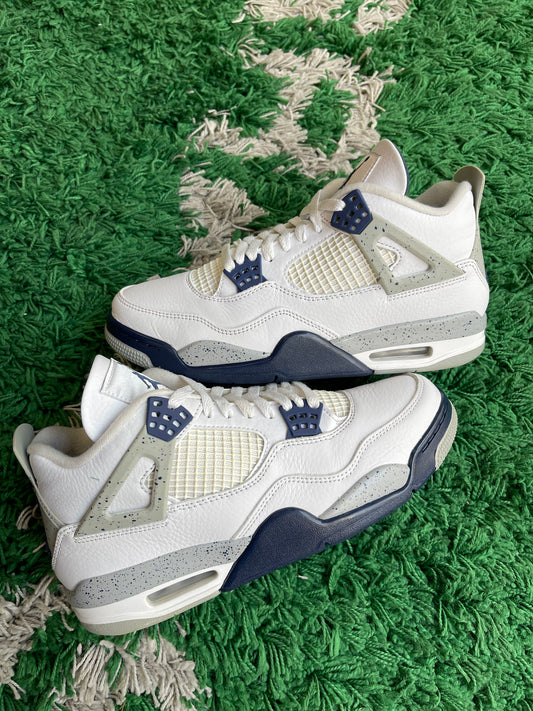 Jordan 4 “Midnight Navy”