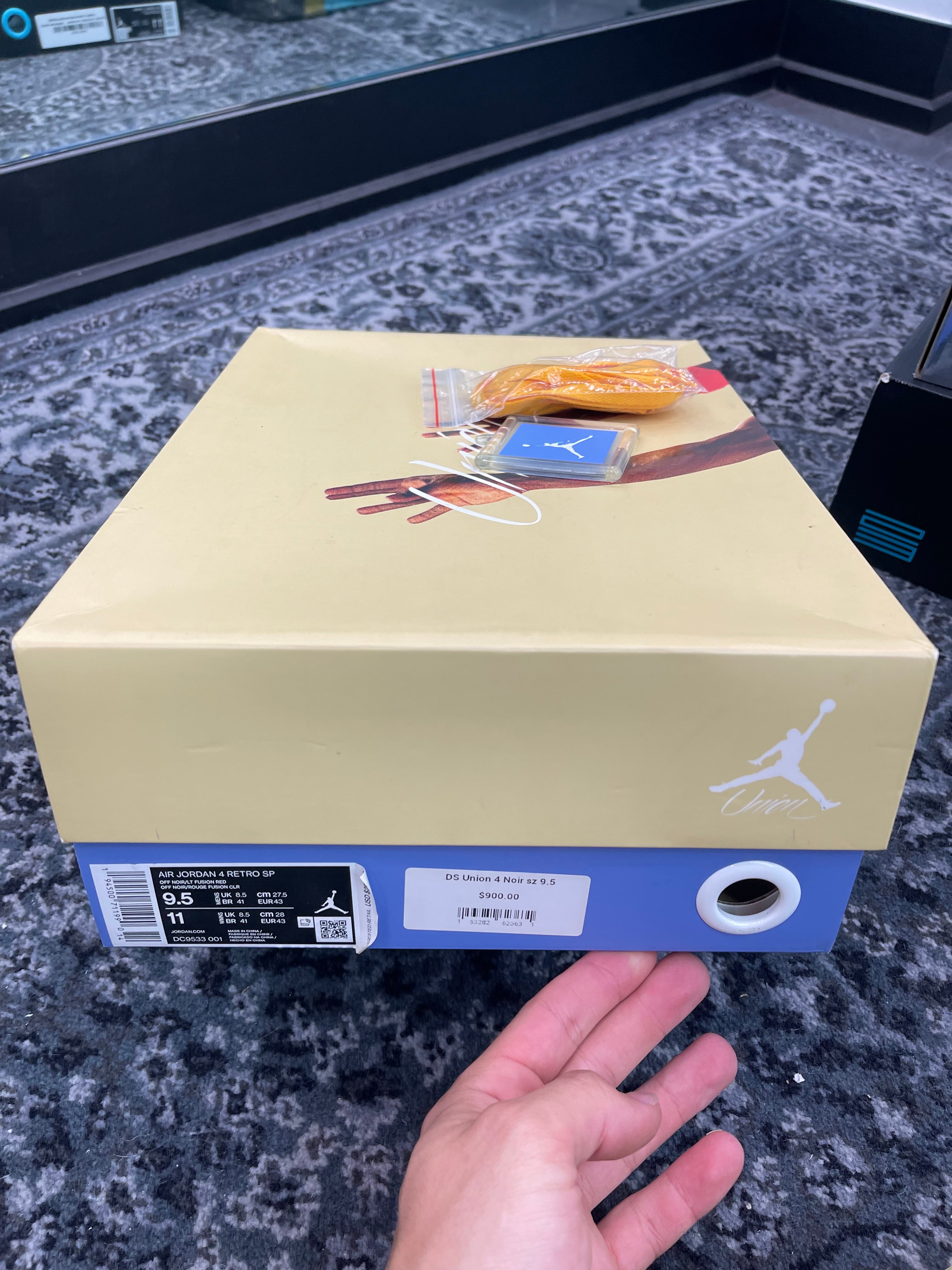 Jordan 4 x Union LA “Off Noir”