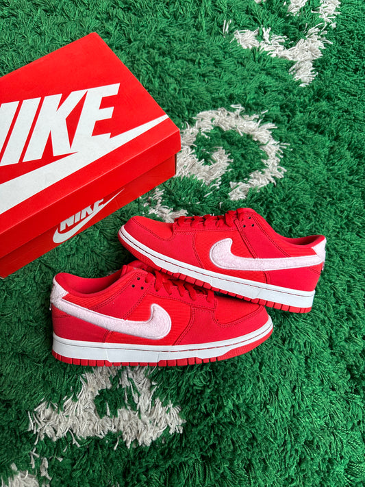 Nike Dunk Low “Valentine’s Day” (2024)