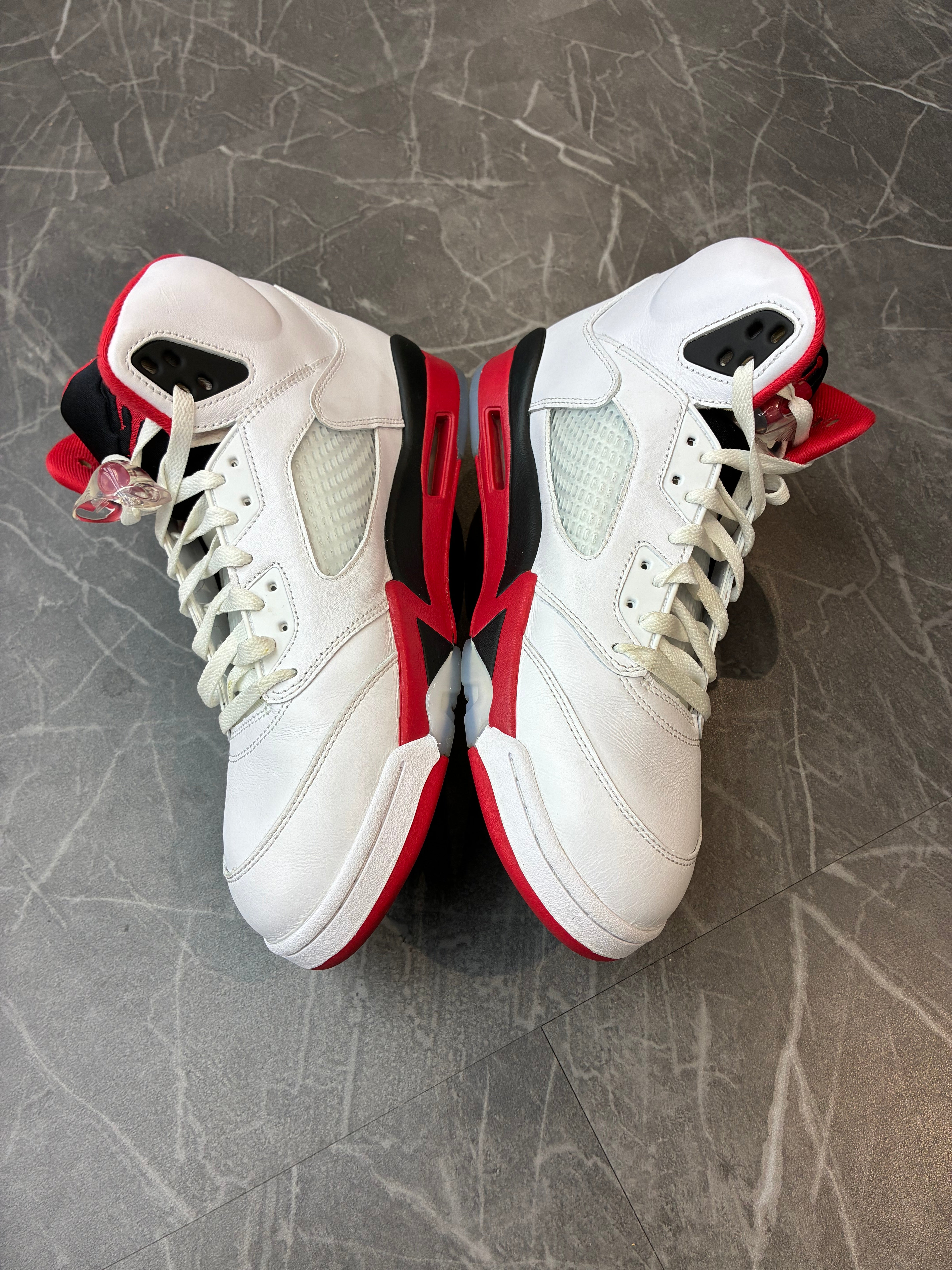 Jordan 5 “Fire Red Black Tongue”