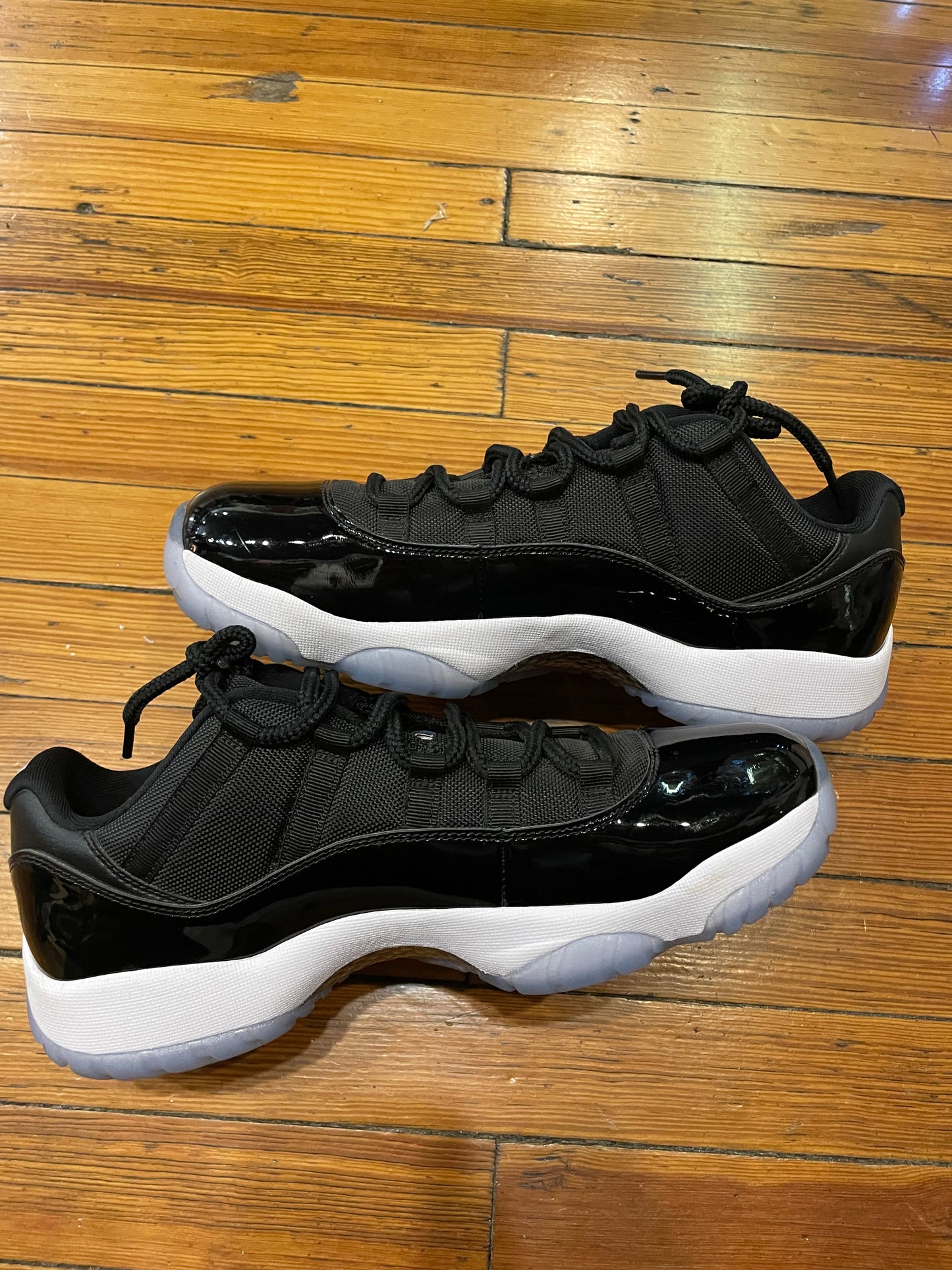 Jordan 11 Low “Space Jam”