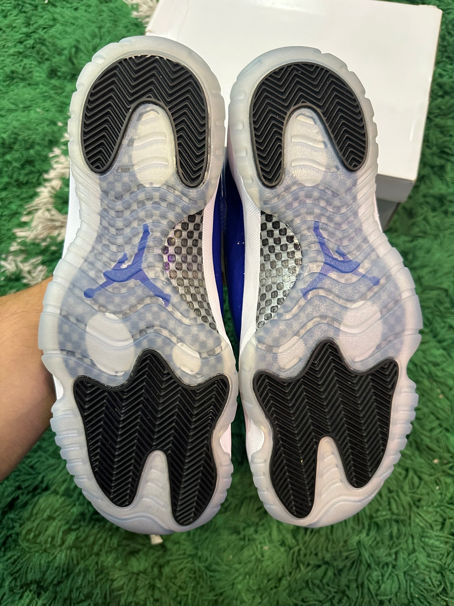 Jordan 11 Low “White Concord”