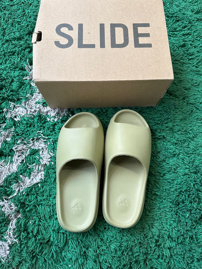 Yeezy Slide “Resin”