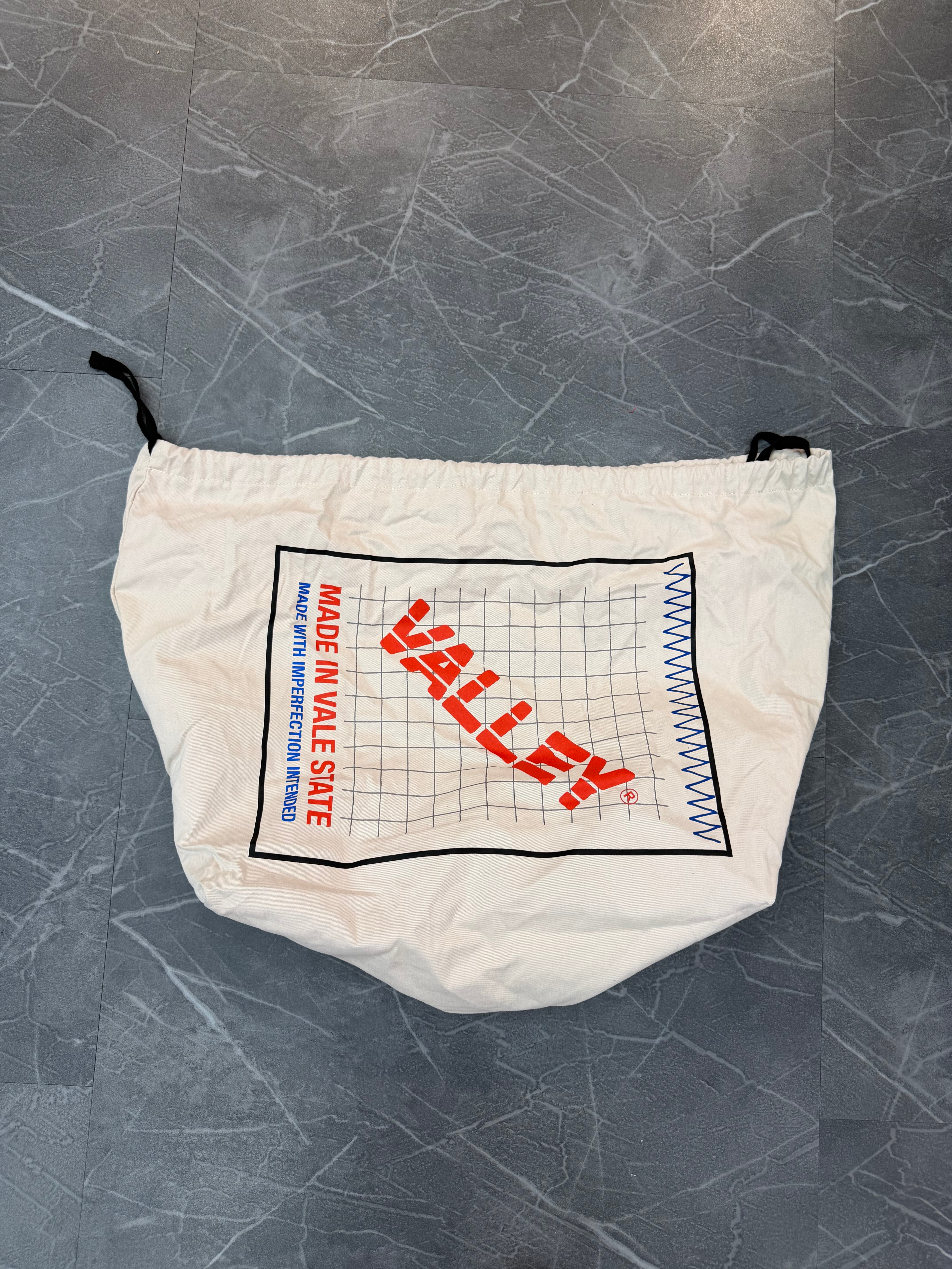 Vale Airport Duffle White